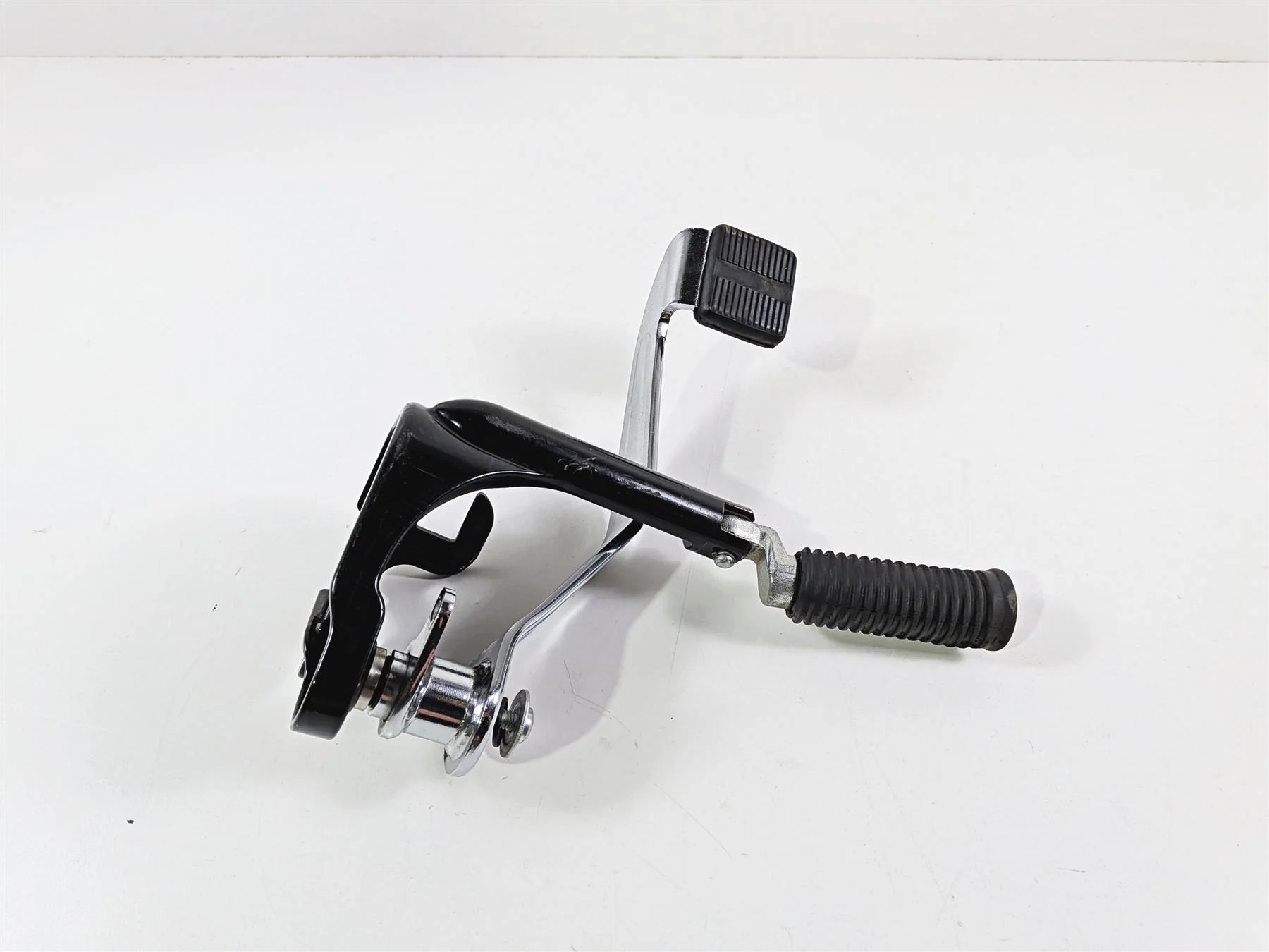 2014 Harley FXSB Softail Breakout Right Foot Peg & Brake Pedal -Read 42508-11BHP
