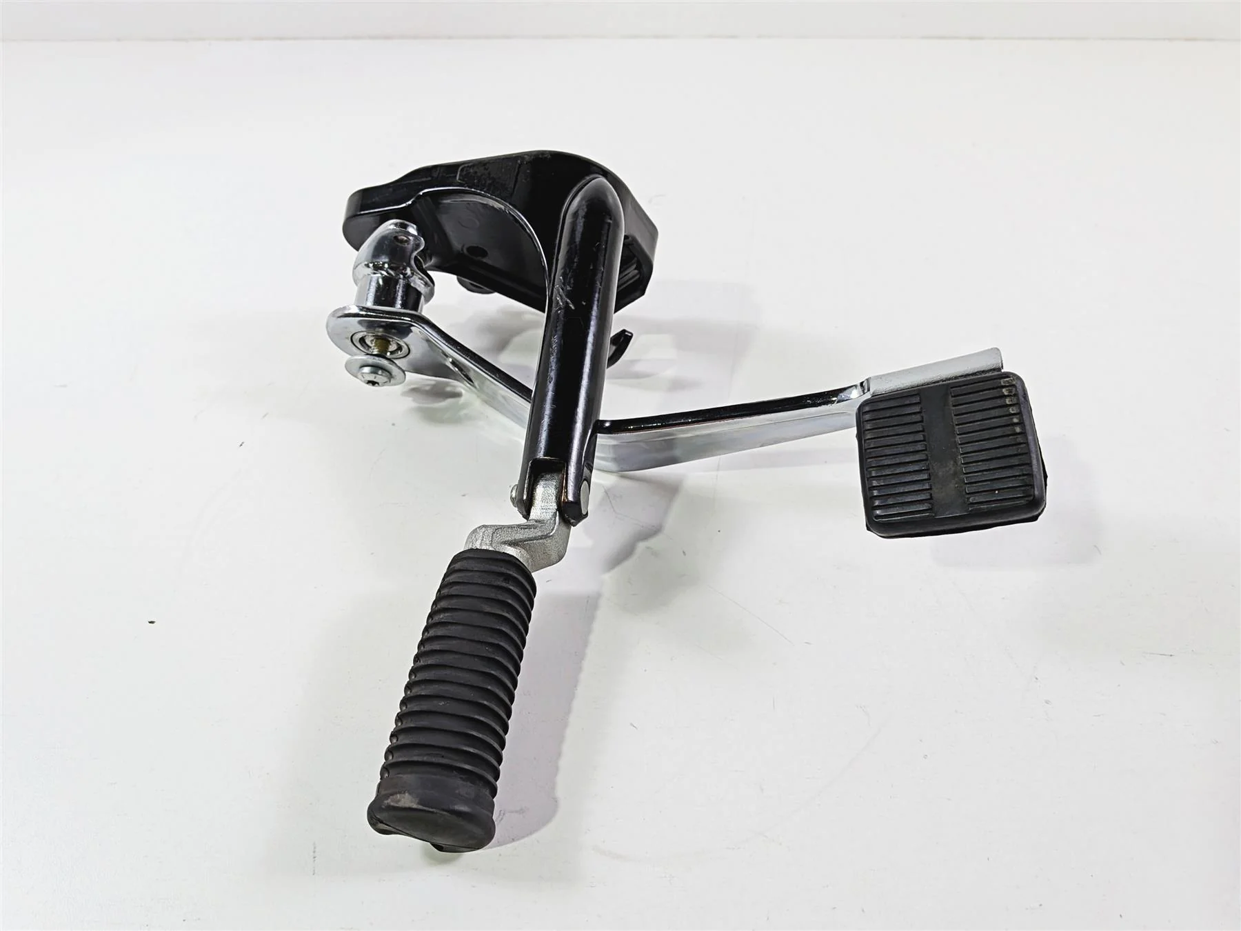 2014 Harley FXSB Softail Breakout Right Foot Peg & Brake Pedal -Read 42508-11BHP - Image 5