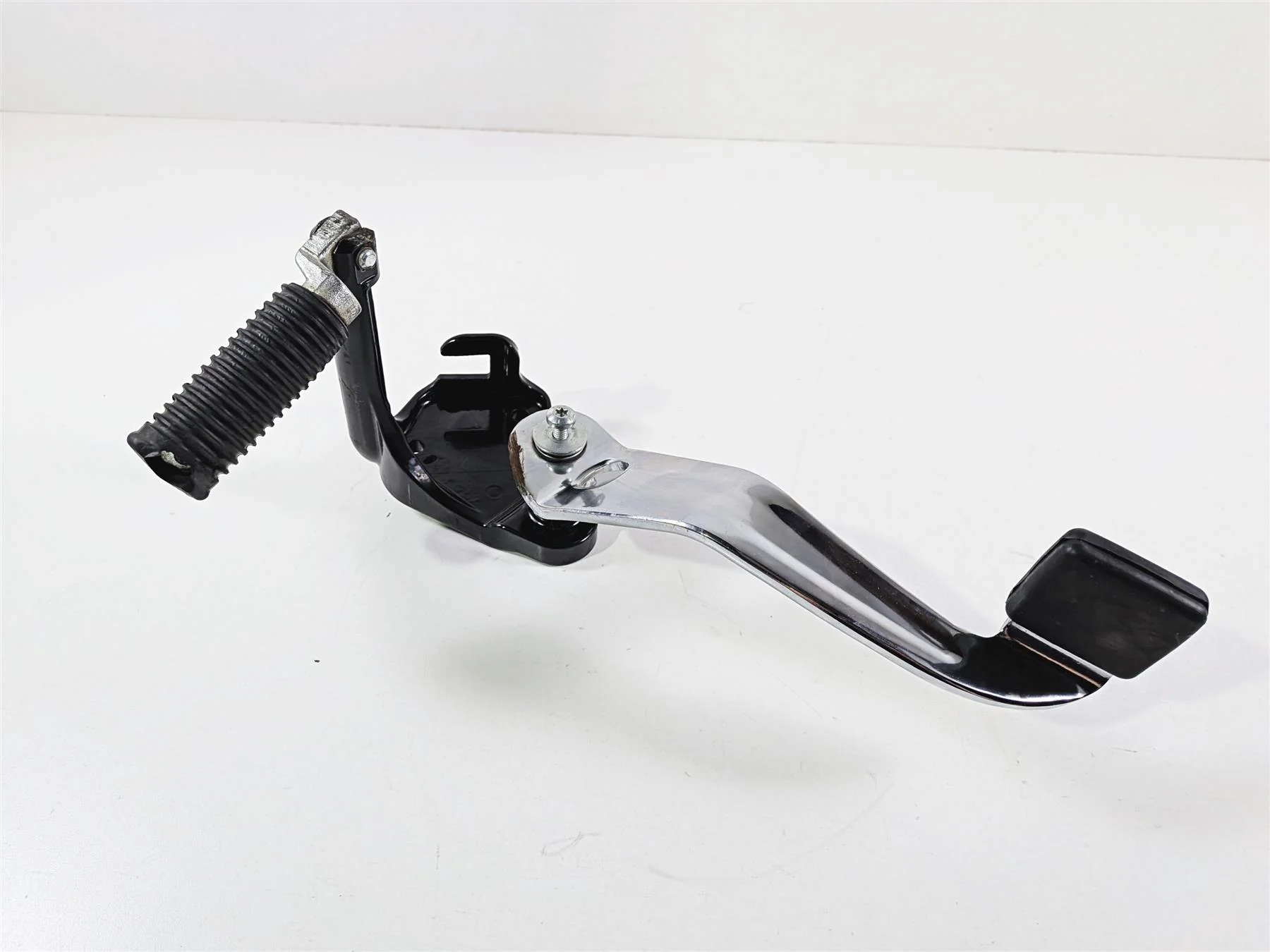 2014 Harley FXSB Softail Breakout Right Foot Peg & Brake Pedal -Read 42508-11BHP - Image 6