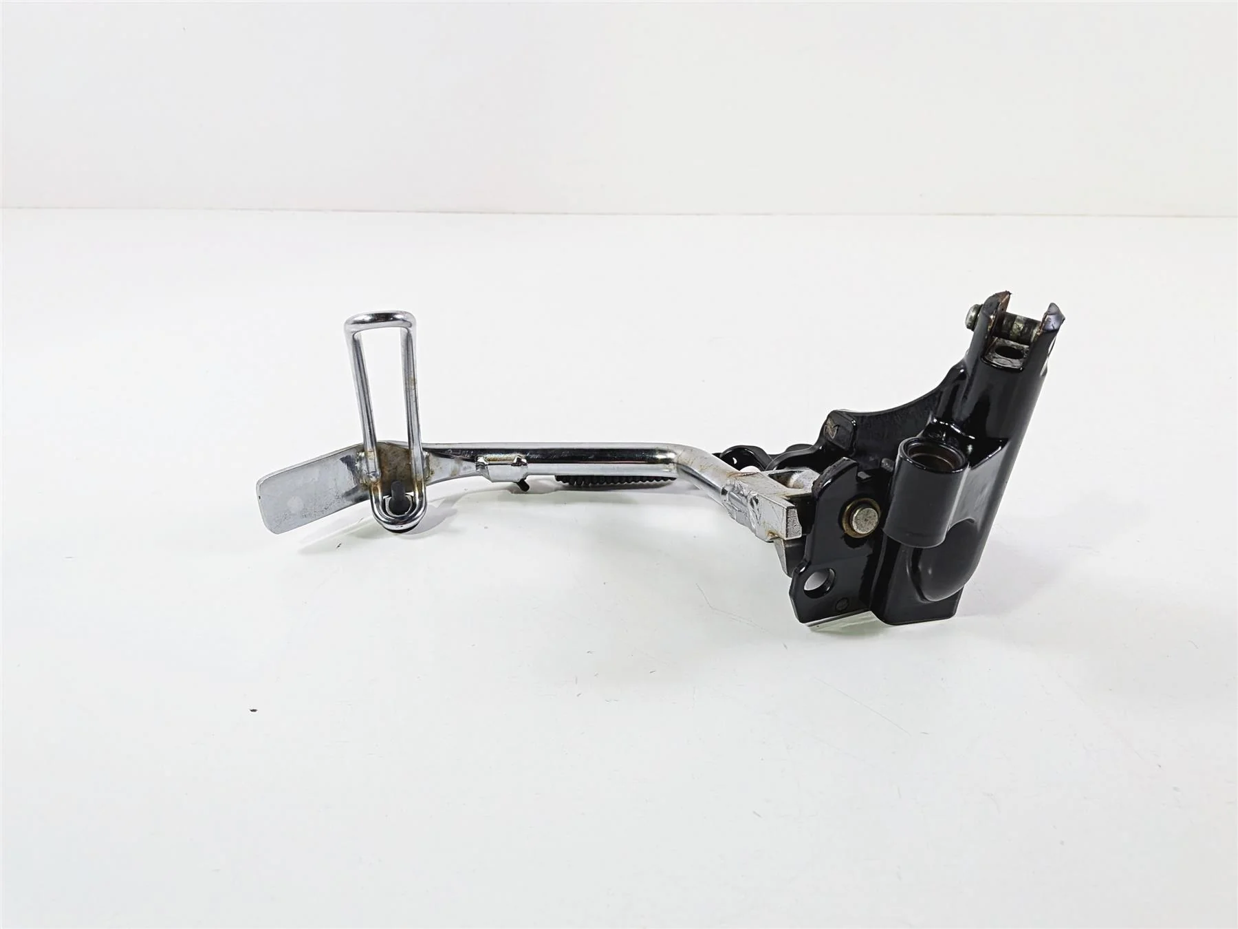 2014 Harley FXSB Softail Breakout Side Kick Stand & Mount Bracket 50000053 - Image 5