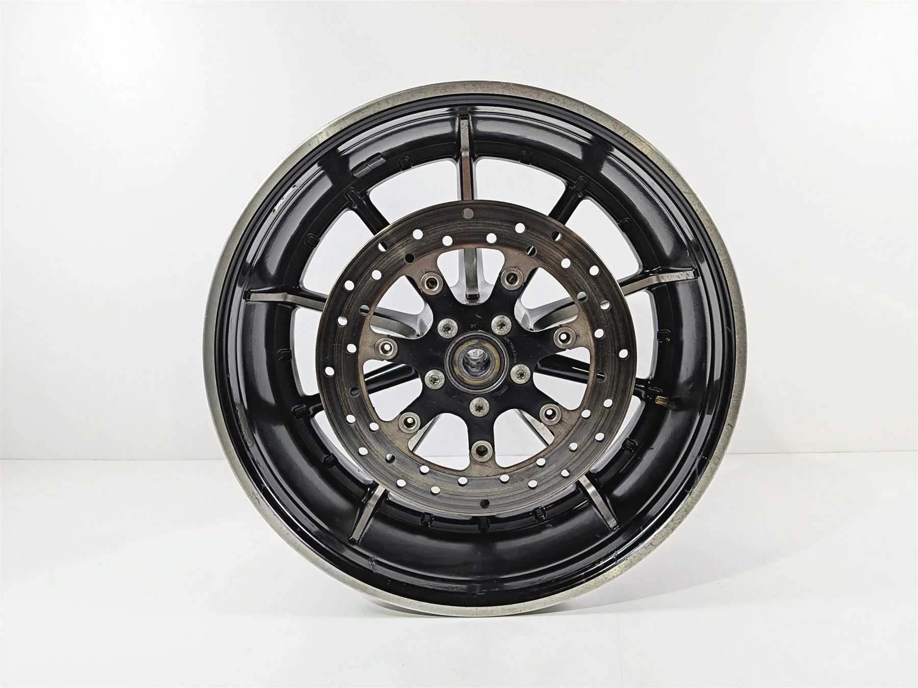 2014 Harley FXSB Softail Breakout Straight 18x8 Rear Wheel Rim 40900206 - Image 4