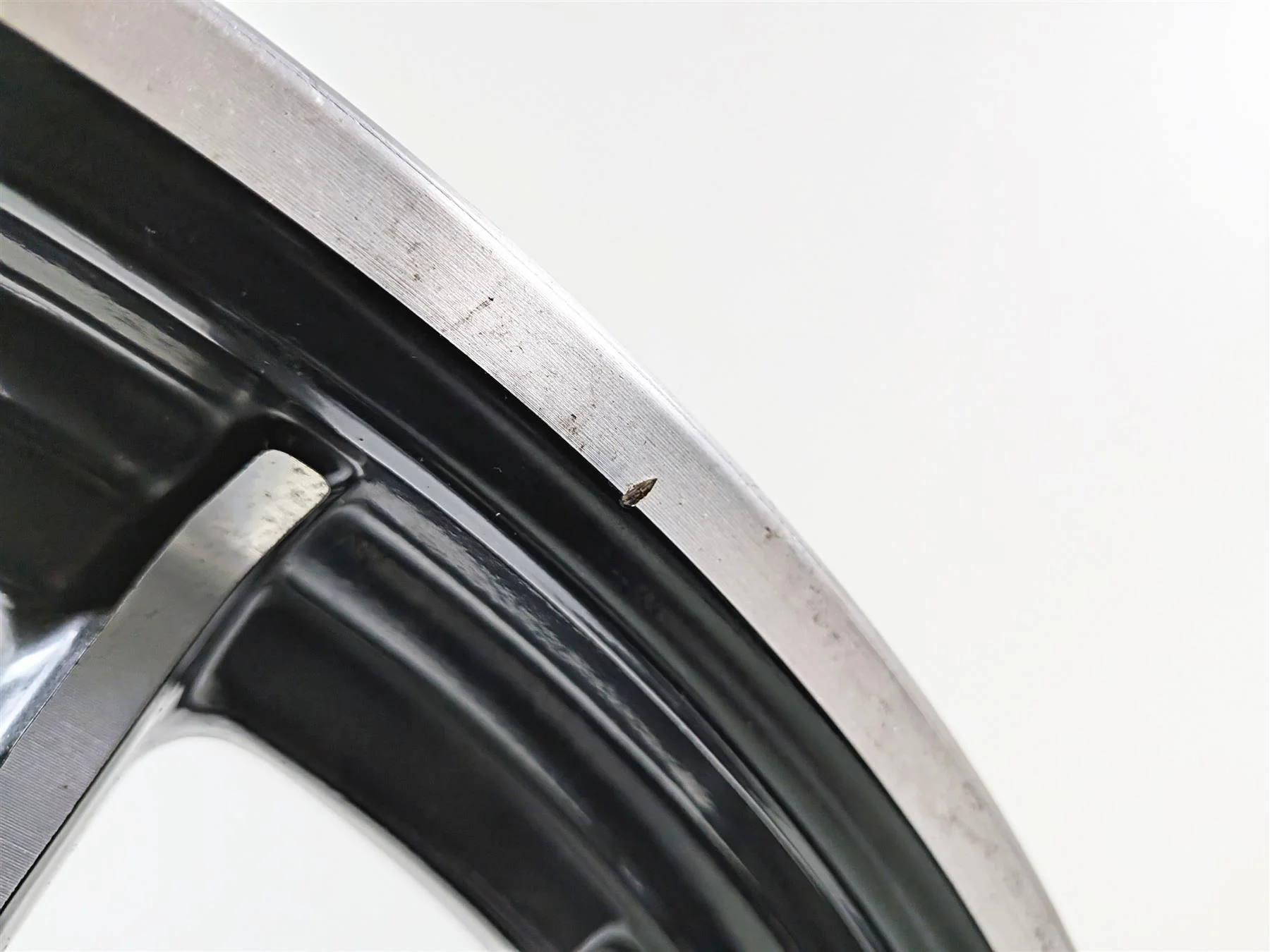 2014 Harley FXSB Softail Breakout Straight 21x3.5 Front Wheel - Runout 43300210 - Image 10