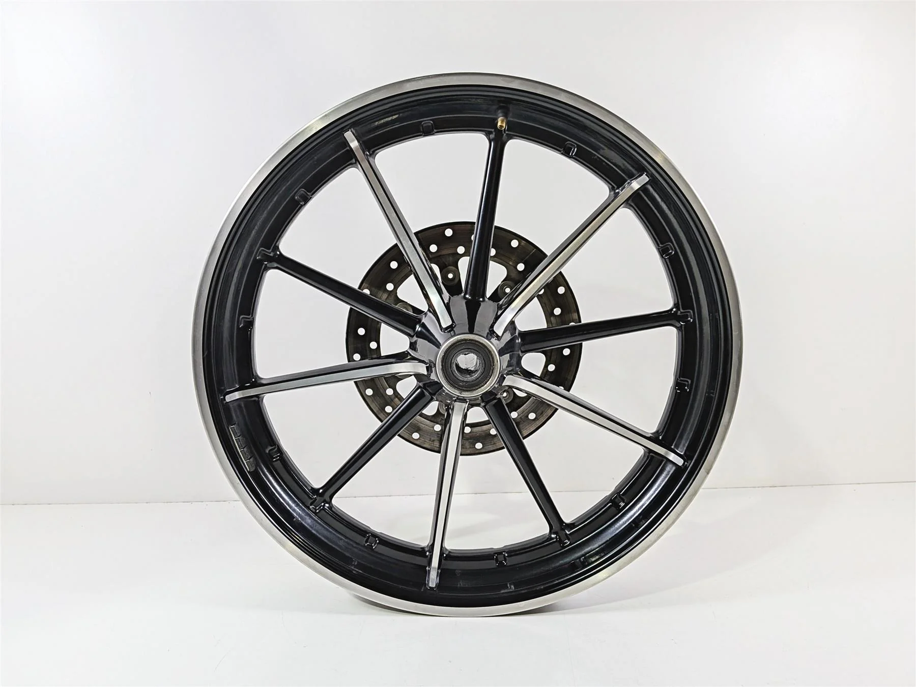 2014 Harley FXSB Softail Breakout Straight 21x3.5 Front Wheel - Runout 43300210 - Image 4