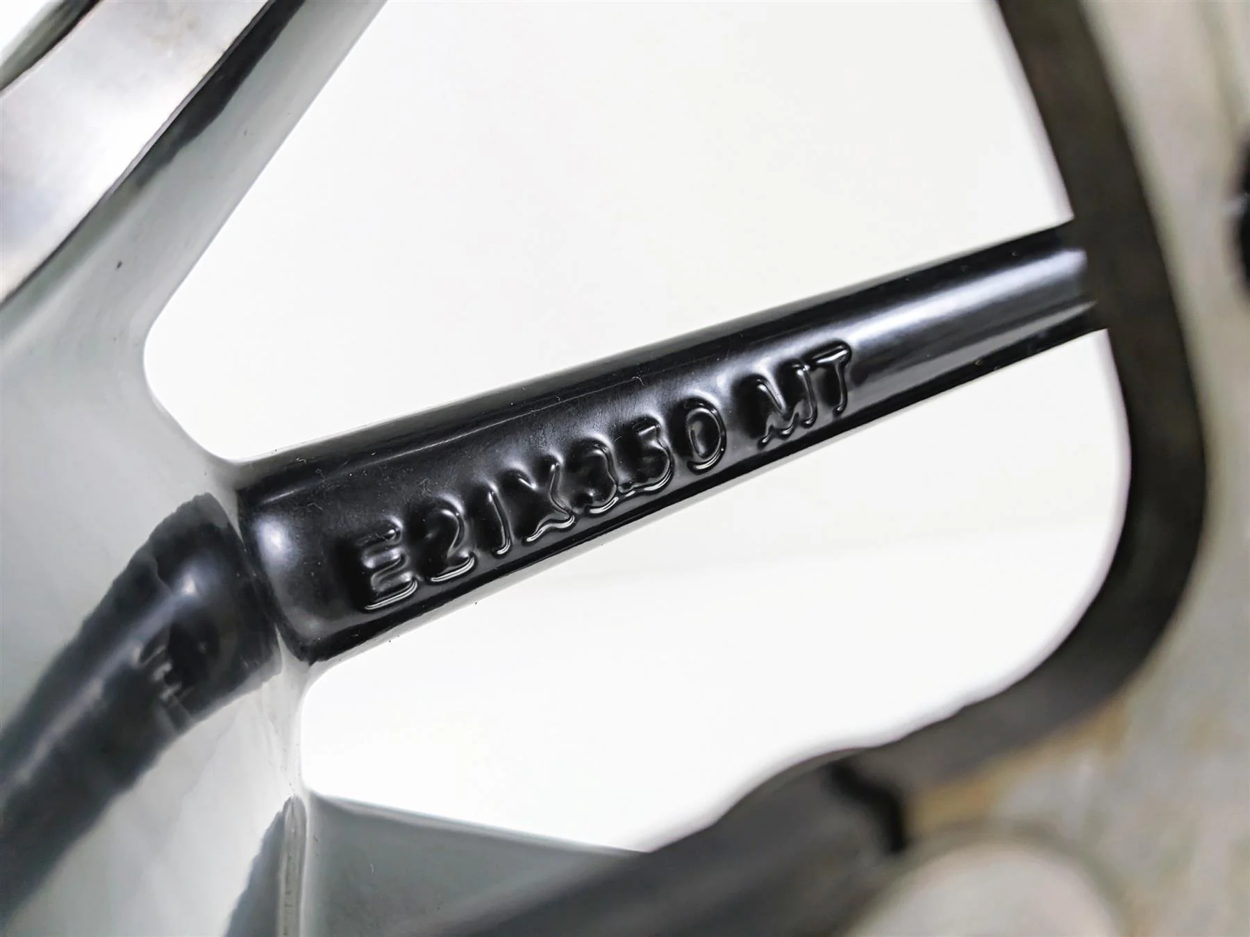 2014 Harley FXSB Softail Breakout Straight 21x3.5 Front Wheel - Runout 43300210 - Image 8