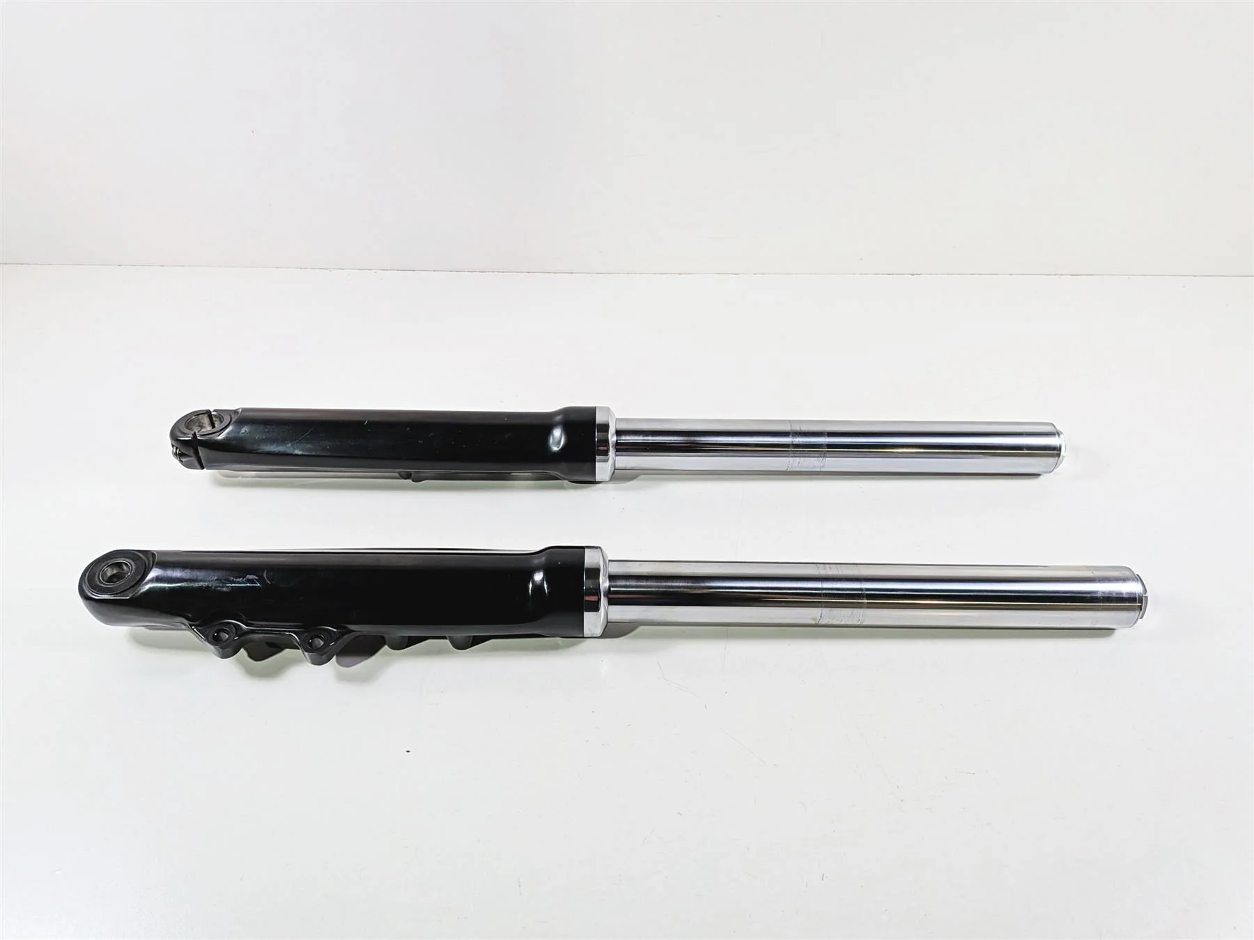 2014 Harley FXSB Softail Breakout Straight Front Fork Leg Set 49mm Read 45800026
