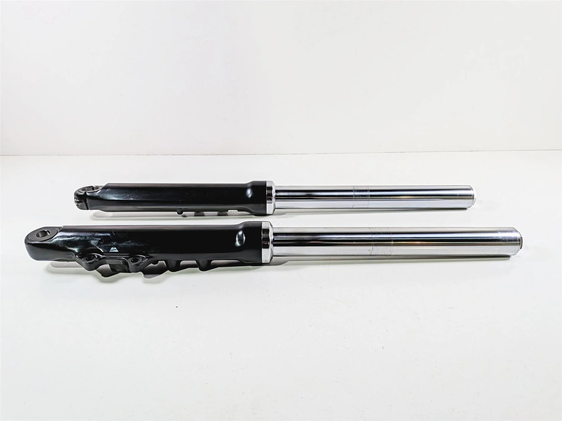 2014 Harley FXSB Softail Breakout Straight Front Fork Leg Set 49mm Read 45800026 - Image 2