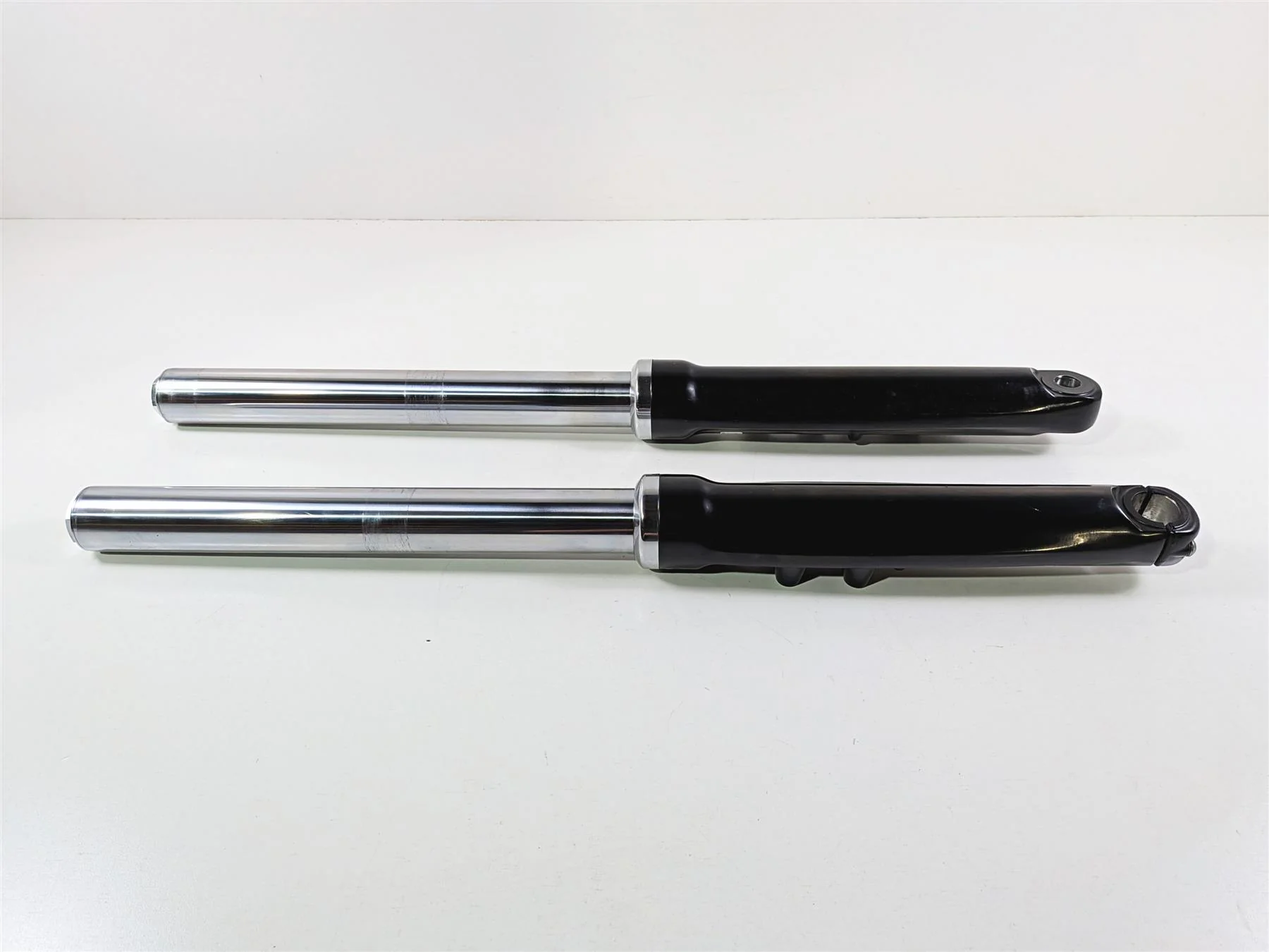 2014 Harley FXSB Softail Breakout Straight Front Fork Leg Set 49mm Read 45800026 - Image 4
