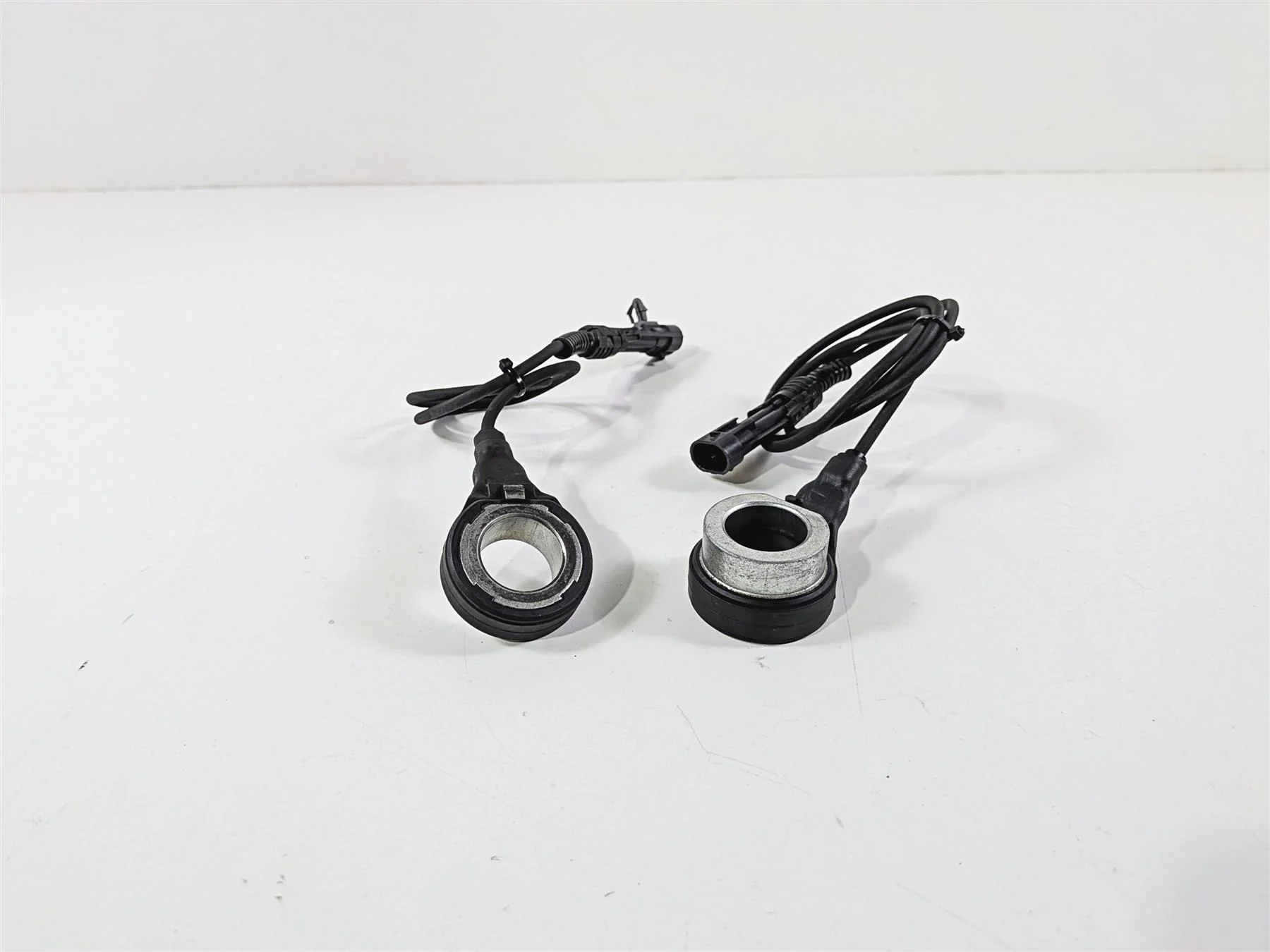 2014 Harley FXSB Softail Breakout Wheel Speed Abs Brake Sensor Set 40985-11 - Image 2