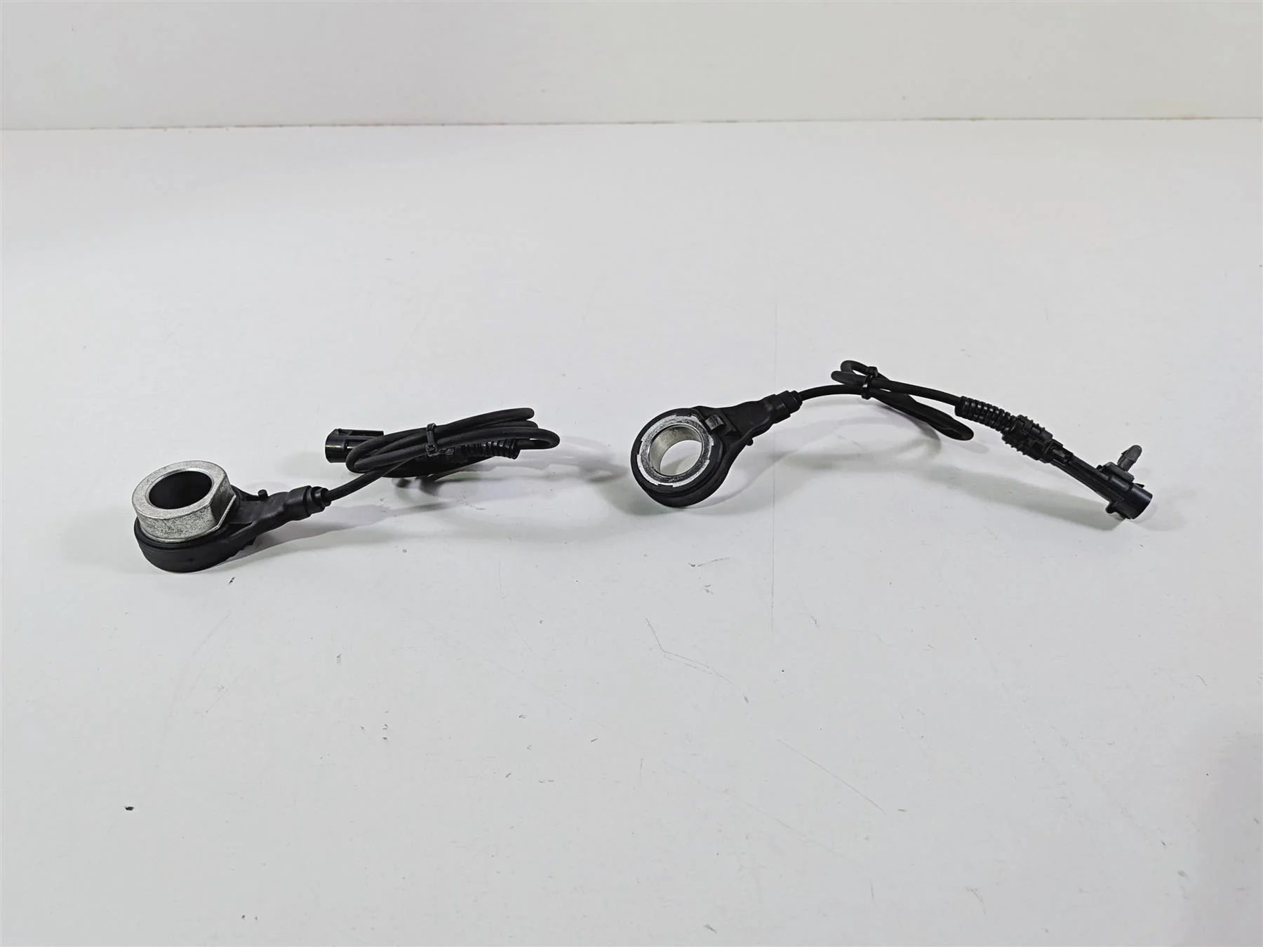 2014 Harley FXSB Softail Breakout Wheel Speed Abs Brake Sensor Set 40985-11 - Image 5