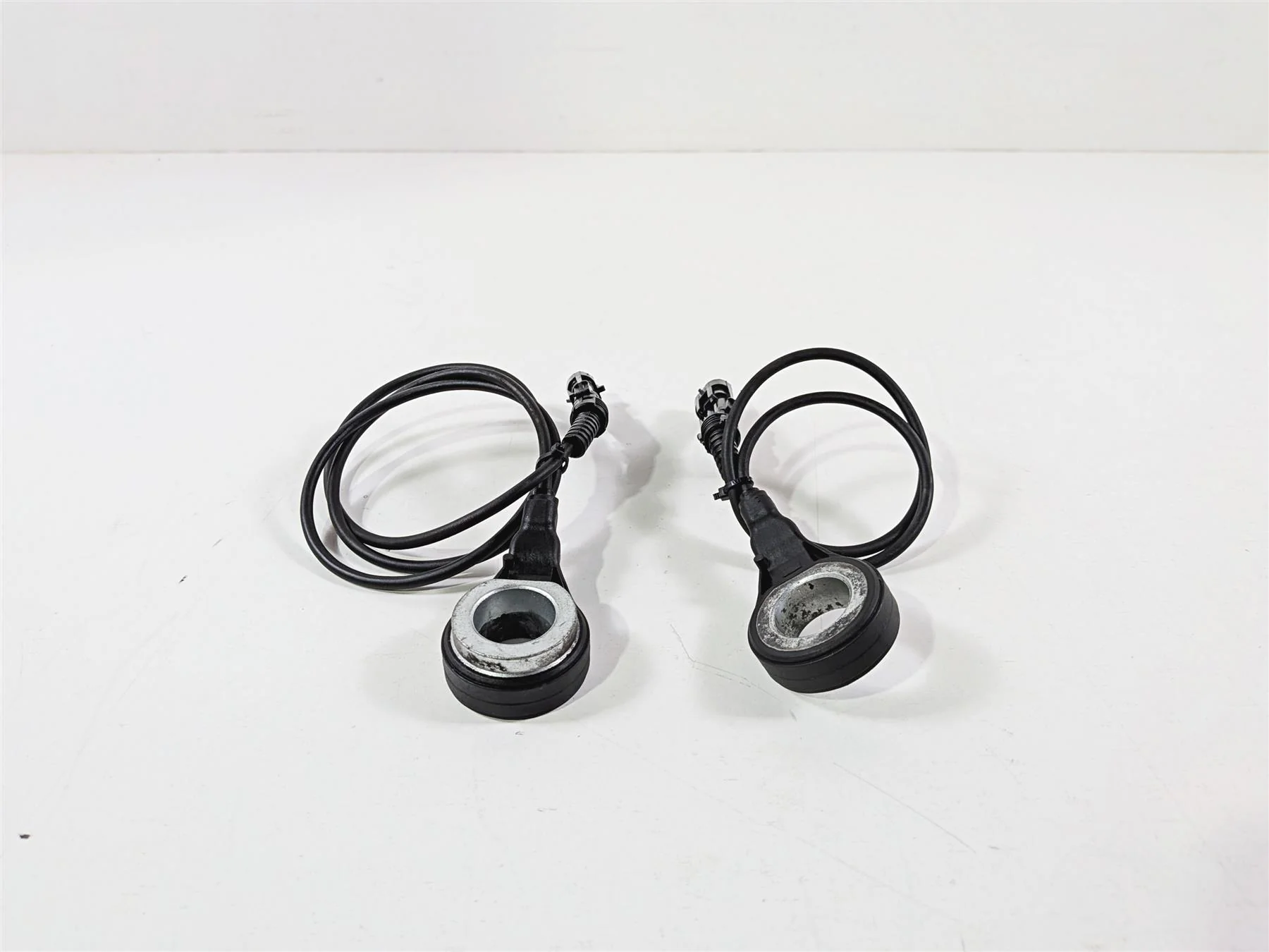 2014 Harley Touring FLHTK Electra Glide Abs Brake Wheel Sensor Set 32700015 - Image 2