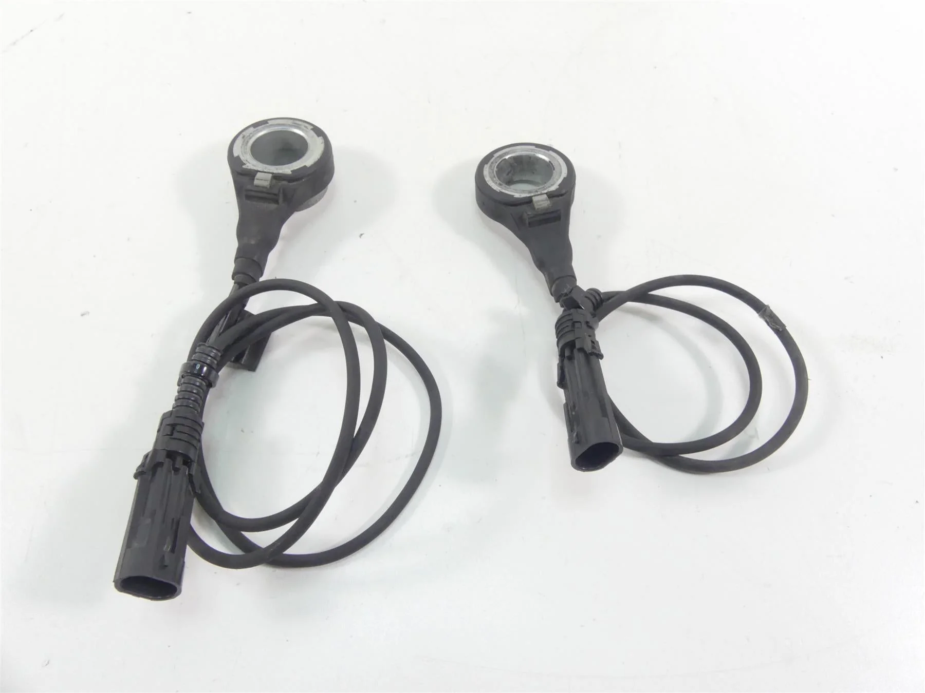 2014 Harley Touring FLHTK Electra Glide Abs Brake Wheel Speed Sensors 40615-08 - Image 2