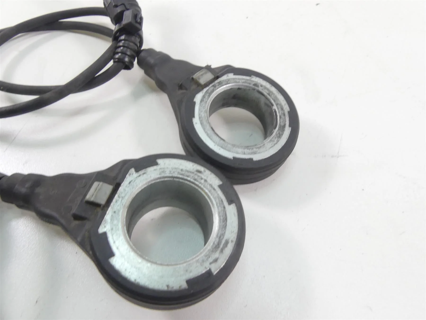 2014 Harley Touring FLHTK Electra Glide Abs Brake Wheel Speed Sensors 40615-08 - Image 5