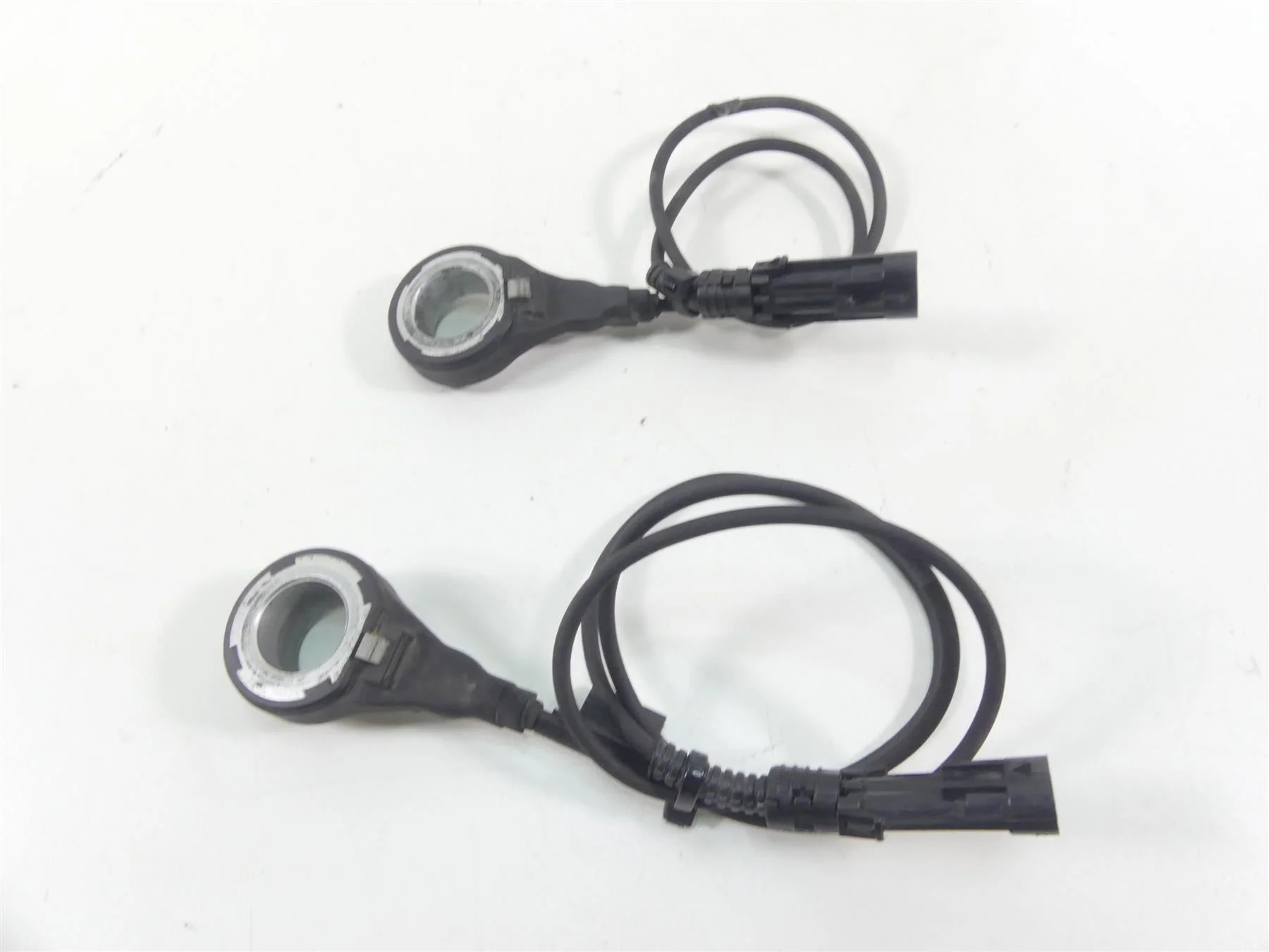 2014 Harley Touring FLHTK Electra Glide Abs Brake Wheel Speed Sensors 40615-08 - Image 8