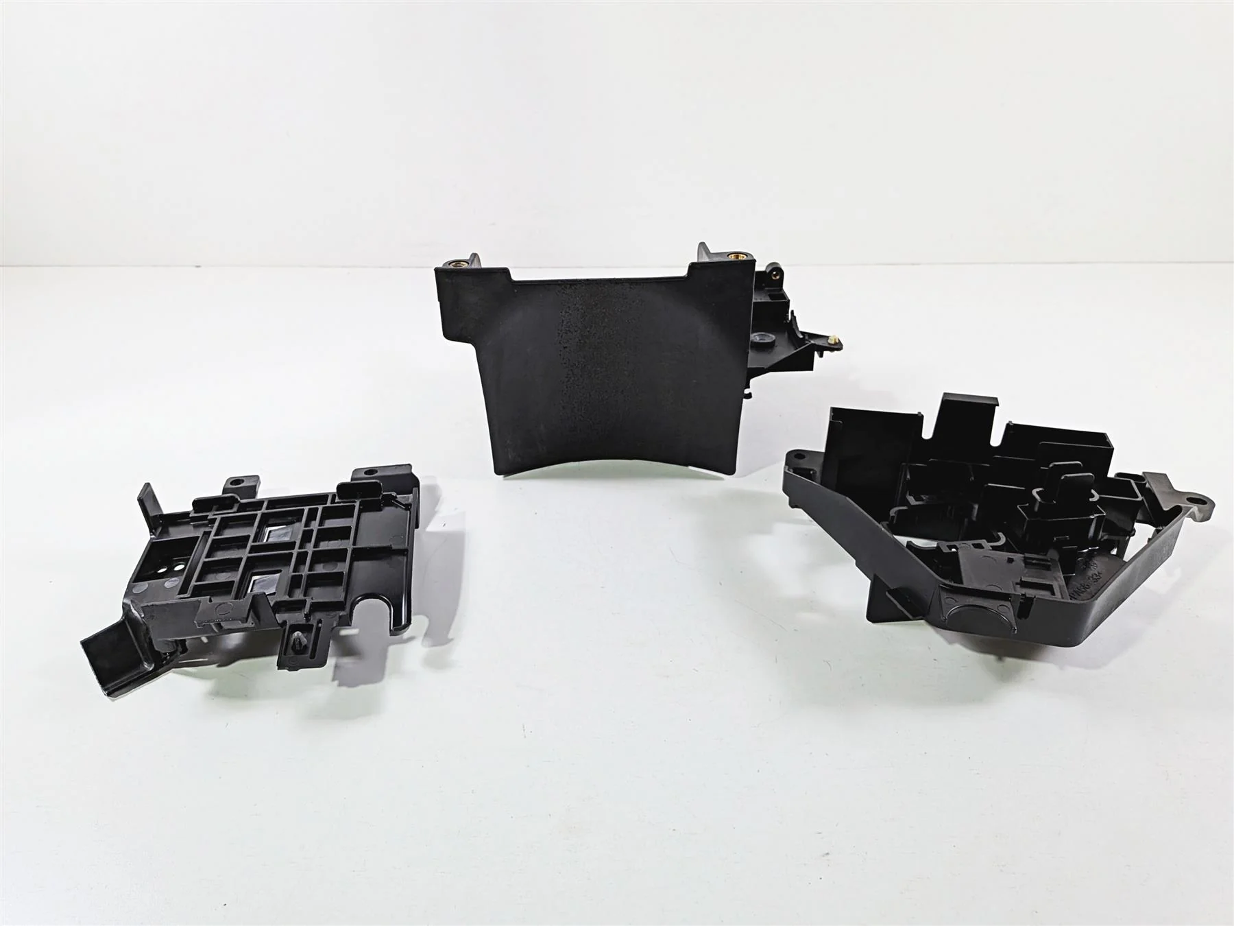 2014 Harley Touring FLHTK Electra Glide Battery & Ecm Holder - Read 66000010A - Image 6