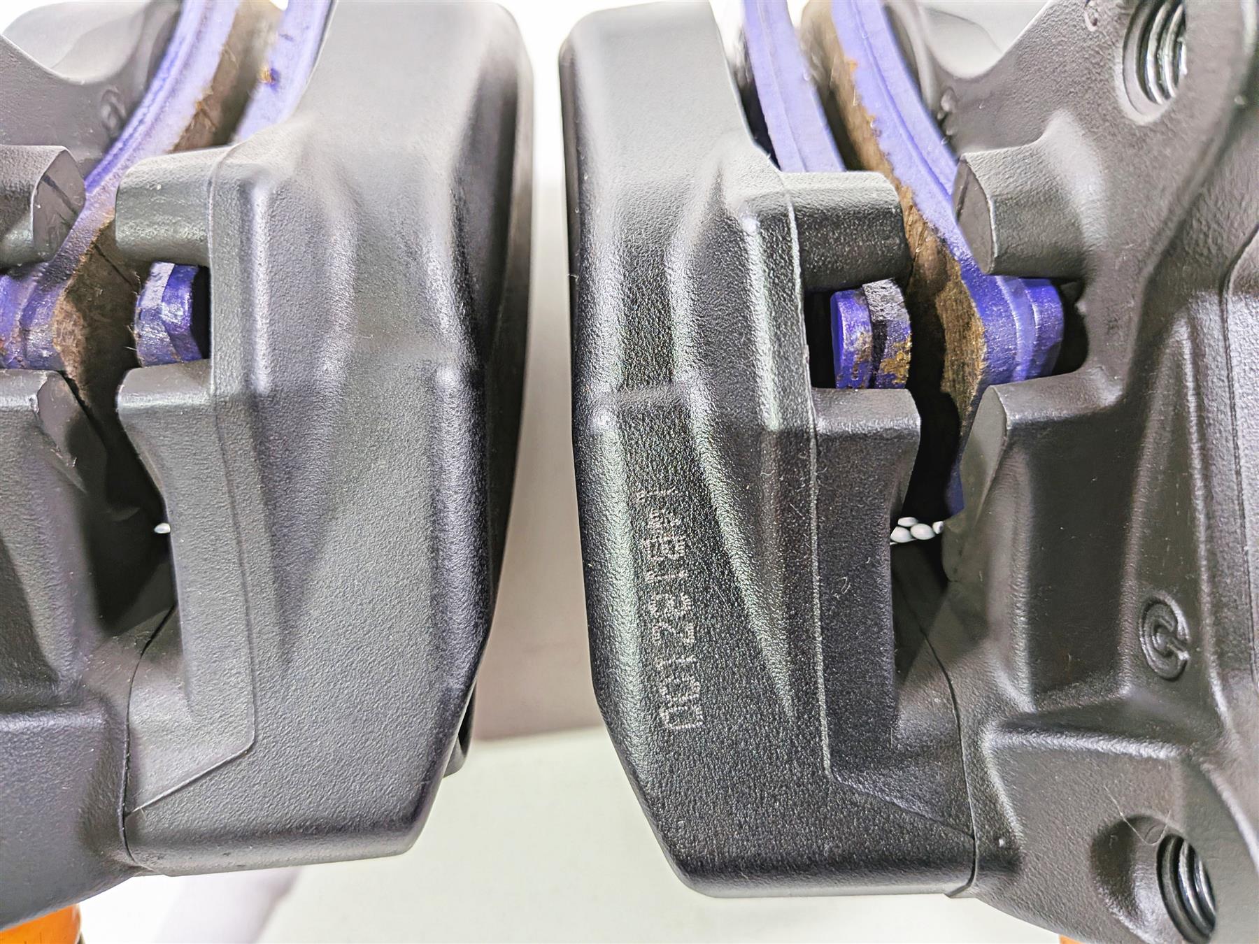 2014 Harley Touring FLHTK Electra Glide Front Brake Caliper Set 43027-08 - Image 9