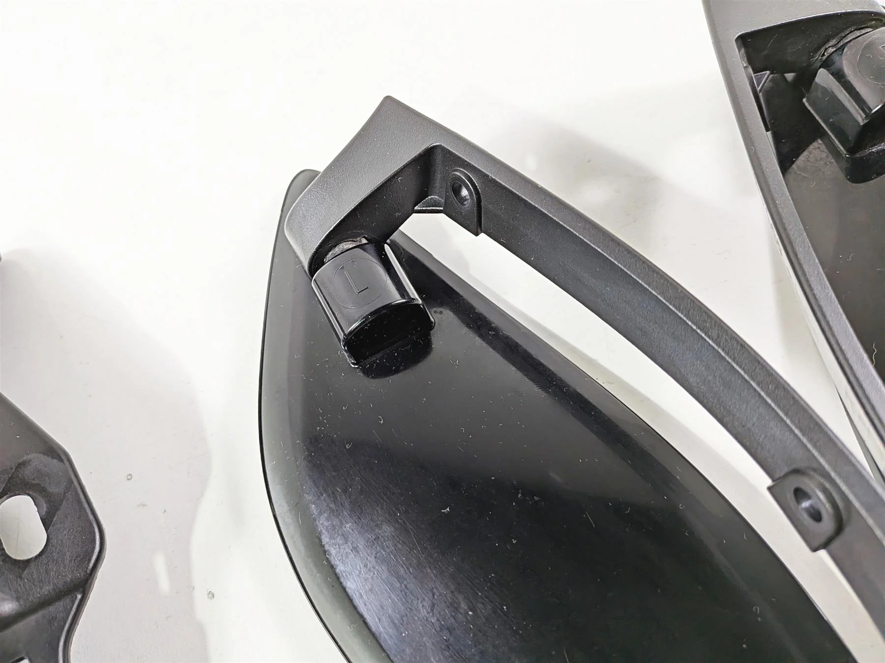 2014 Harley Touring FLHTK Electra Glide Front Fairing Wind Deflectors 58167-09 - Image 9