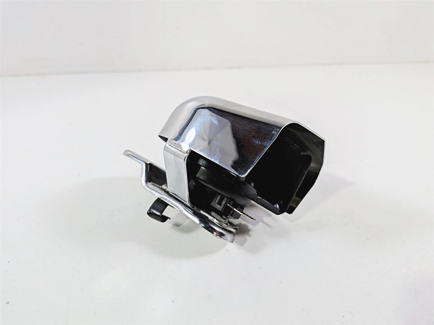 2014 Harley Touring FLHTK Electra Glide Horn & Chrome Cover 61300478A - Image 12