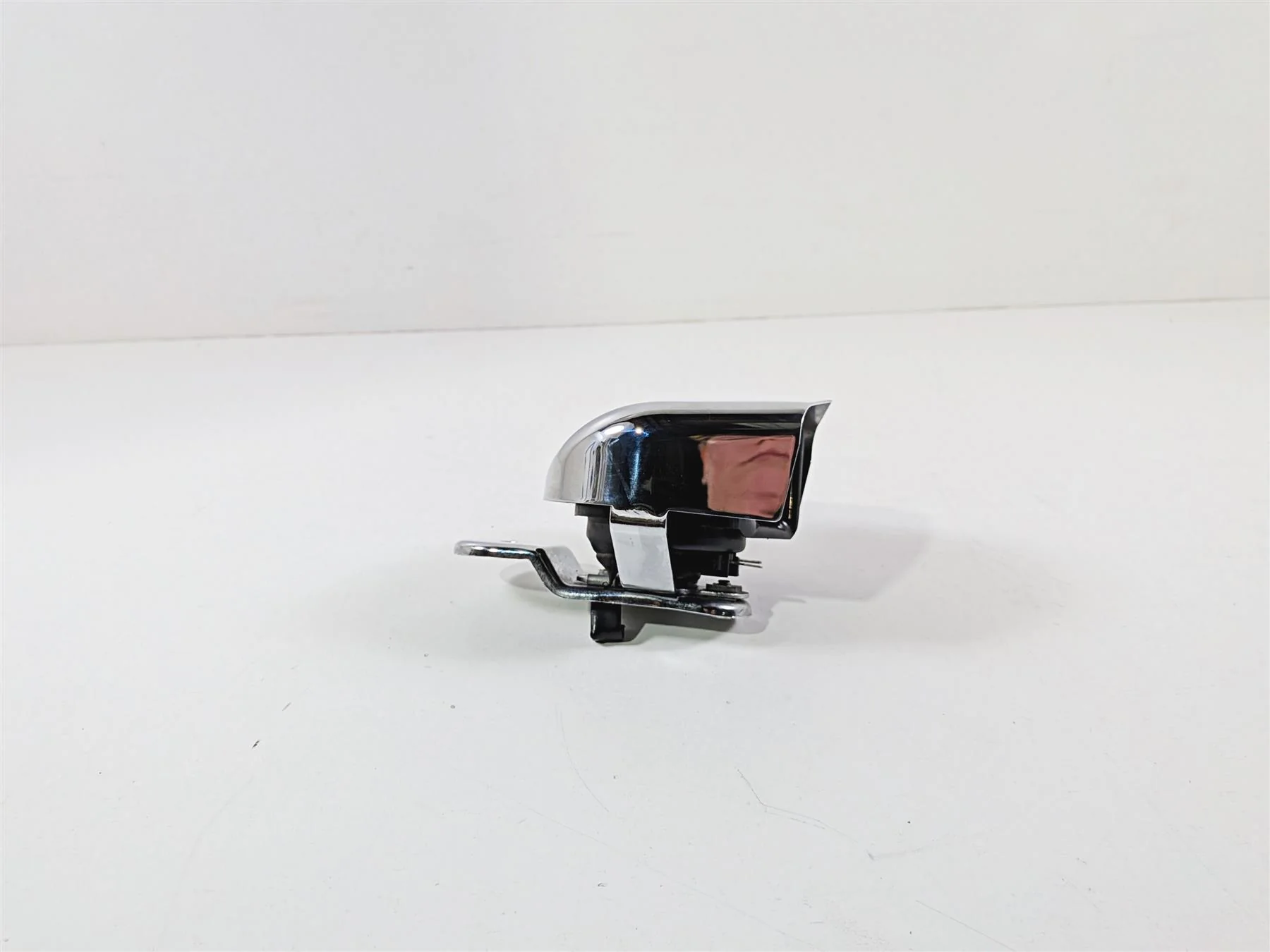 2014 Harley Touring FLHTK Electra Glide Horn & Chrome Cover 61300478A - Image 2