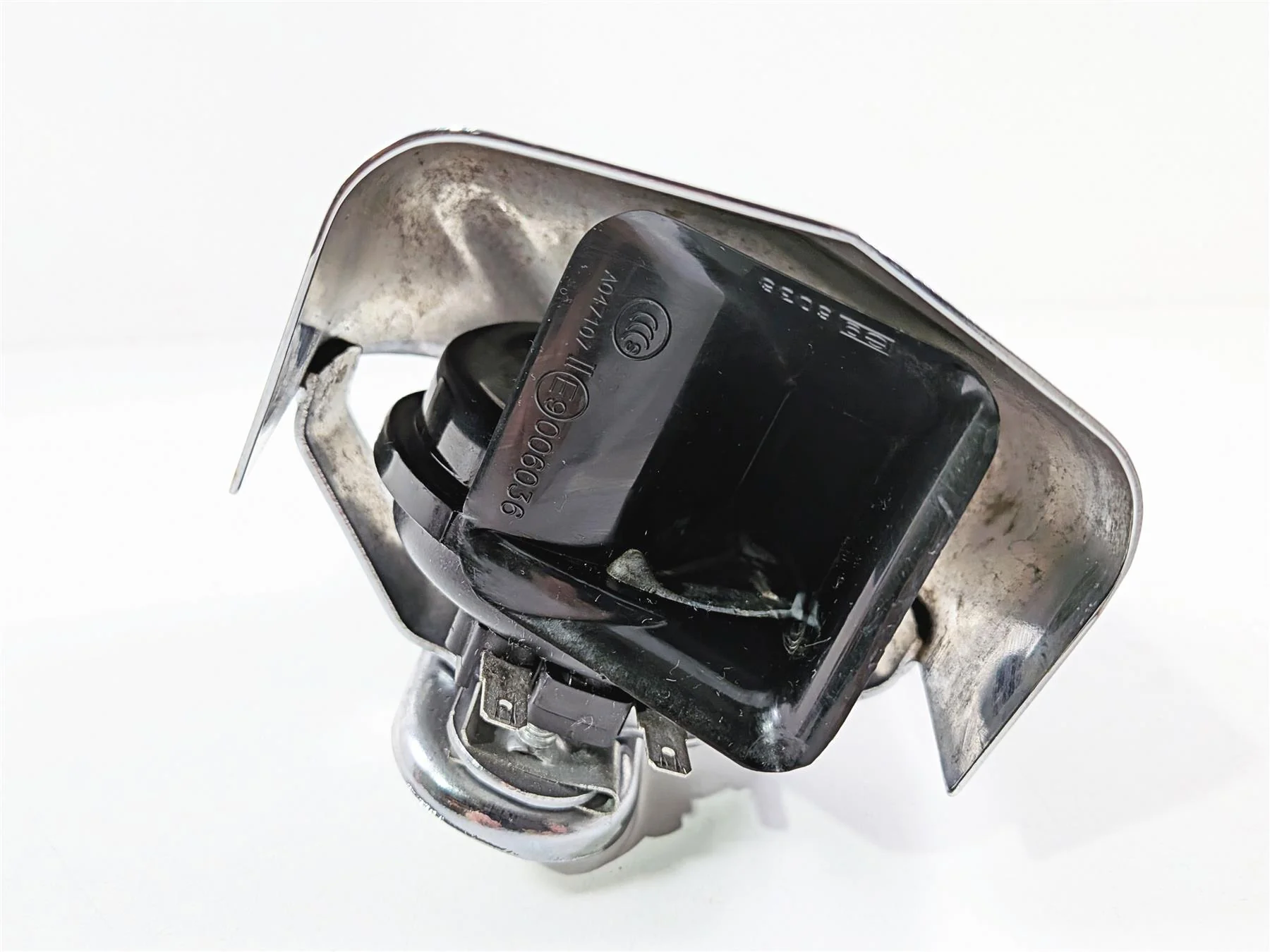 2014 Harley Touring FLHTK Electra Glide Horn & Chrome Cover 61300478A - Image 6