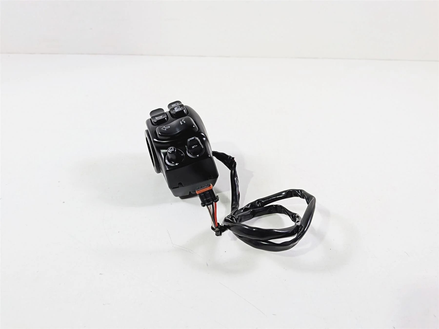 2014 Harley Touring FLHTK Electra Glide Left Hand Cruise Control Switch 71500128 - Image 4