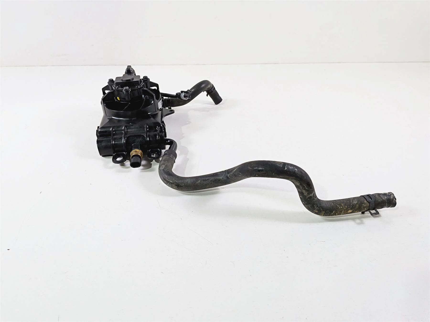 2014 Harley Touring FLHTK Electra Glide Left Radiator Fan Hoses Set 26800006 - Image 3