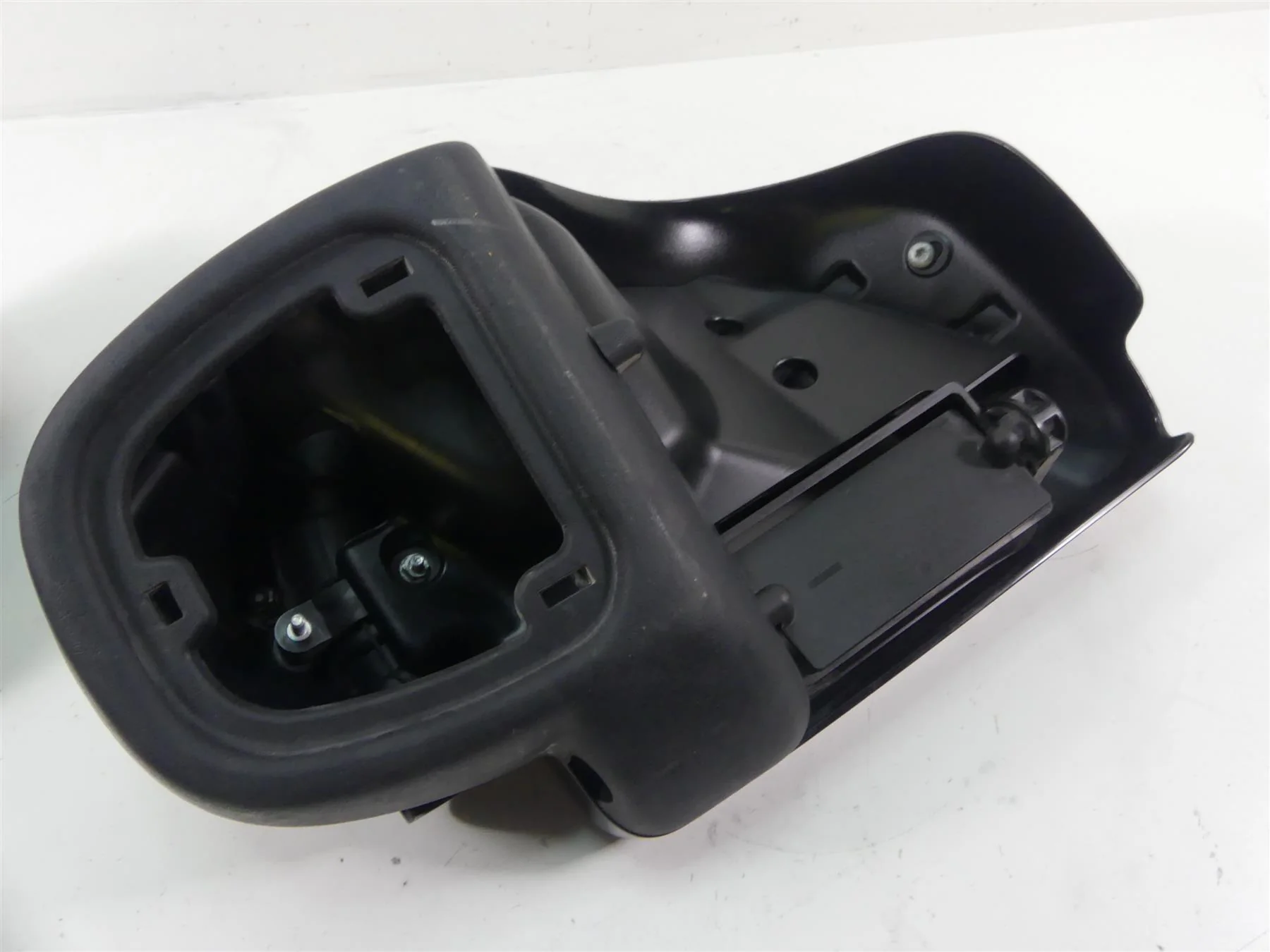 2014 Harley Touring FLHTK Electra Glide Lower Leg Fairing Cover Set 57100112 - Image 6