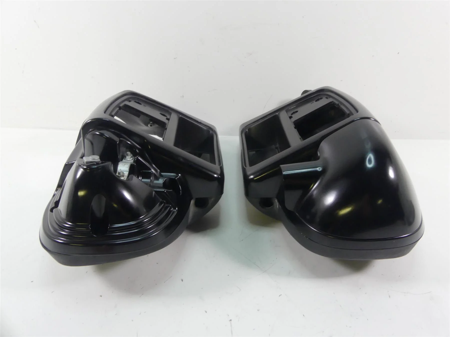 2014 Harley Touring FLHTK Electra Glide Lower Leg Fairing Cover Set 57100112 - Image 9