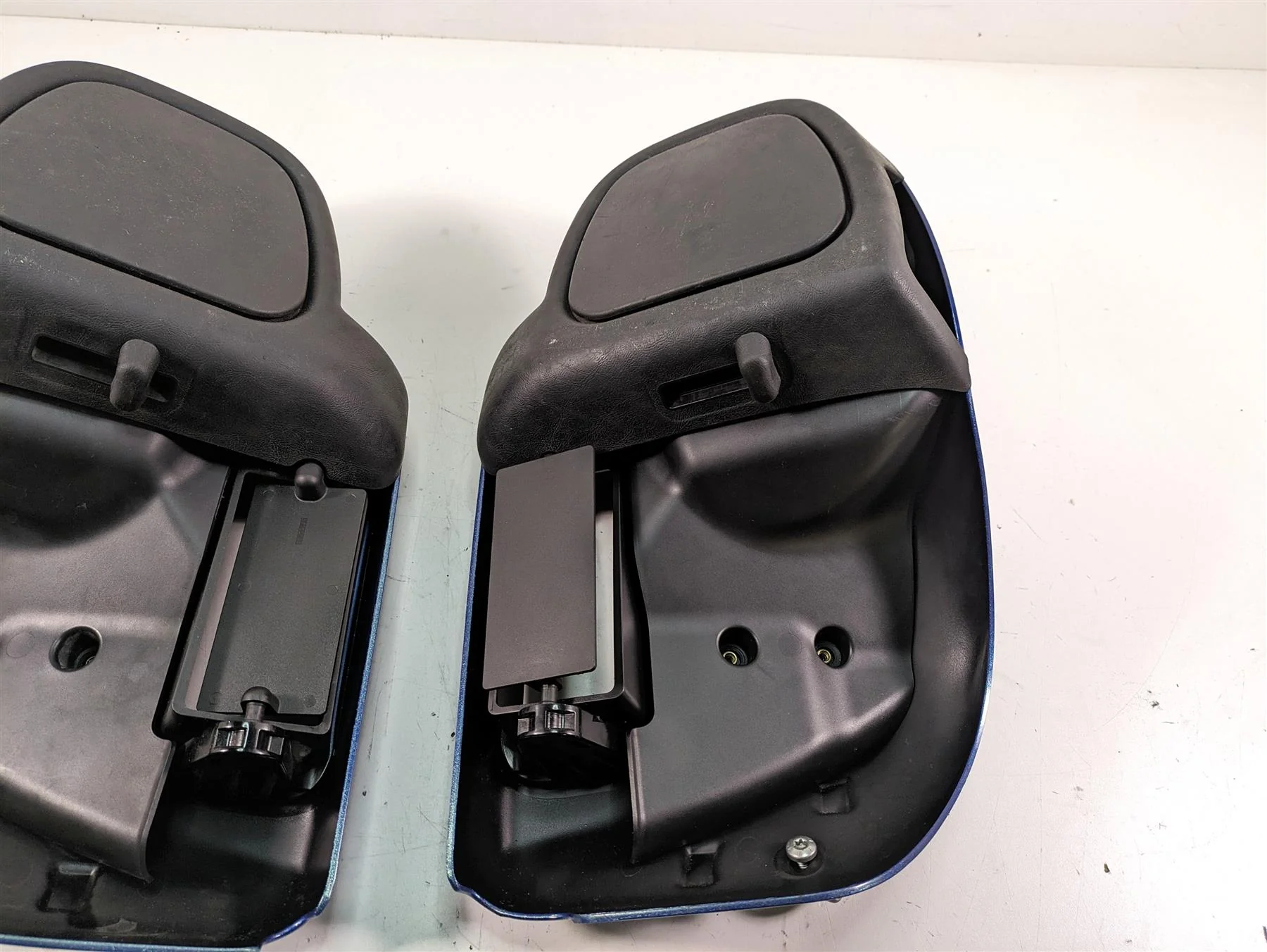 2014 Harley Touring FLHTK Electra Glide Lower Leg Fairing Cover Set 57100112 - Image 9