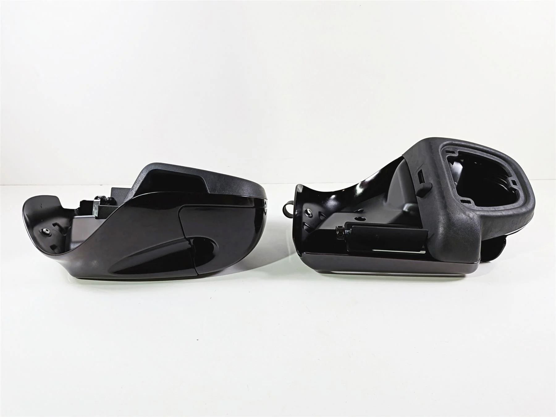 2014 Harley Touring FLHTK Electra Glide Lower Leg Fairing Cover Set 57100112 - Image 6