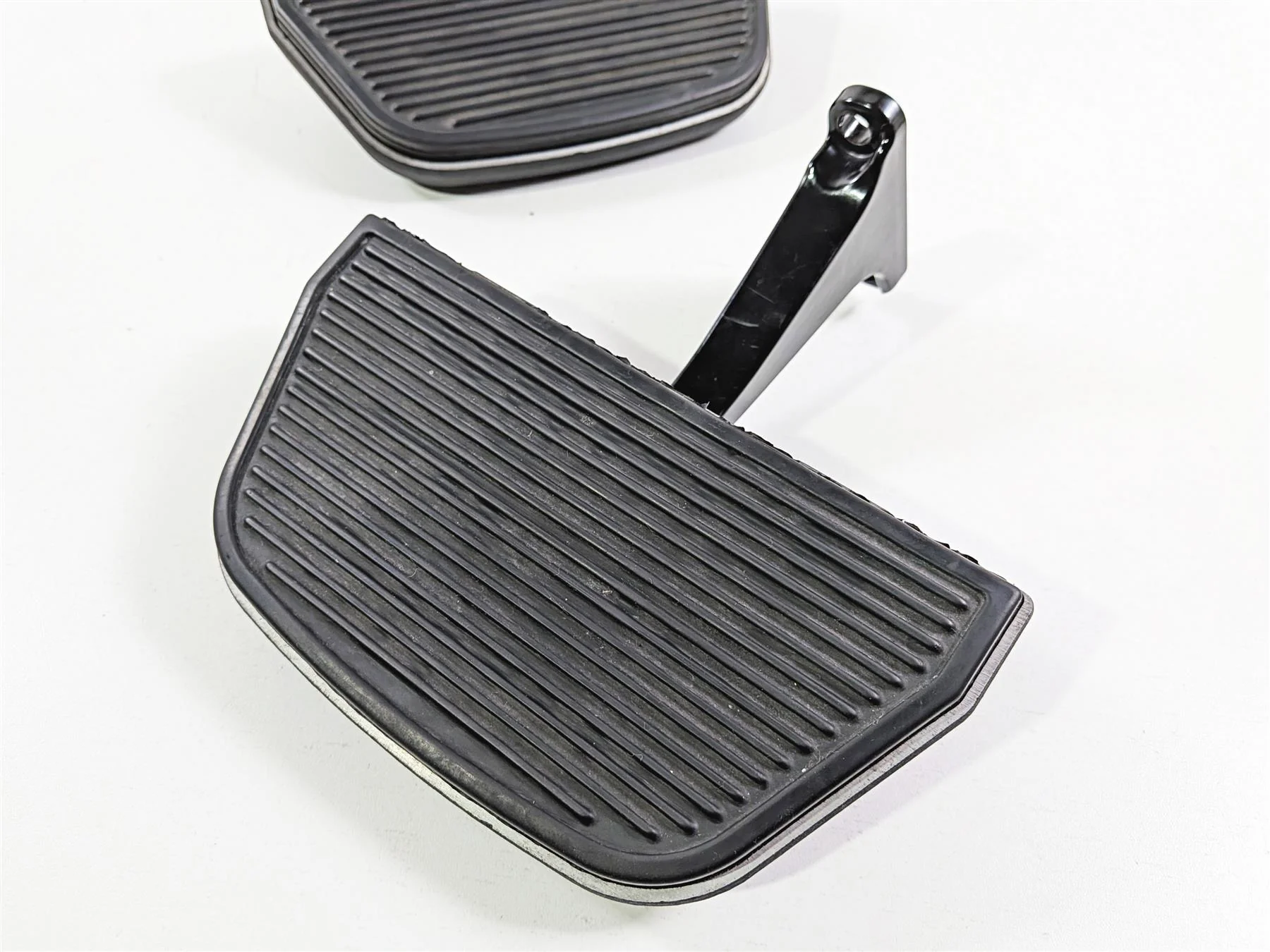 2014 Harley Touring FLHTK Electra Glide Rear Passenger Floor Board Set 52719-10 - Image 9