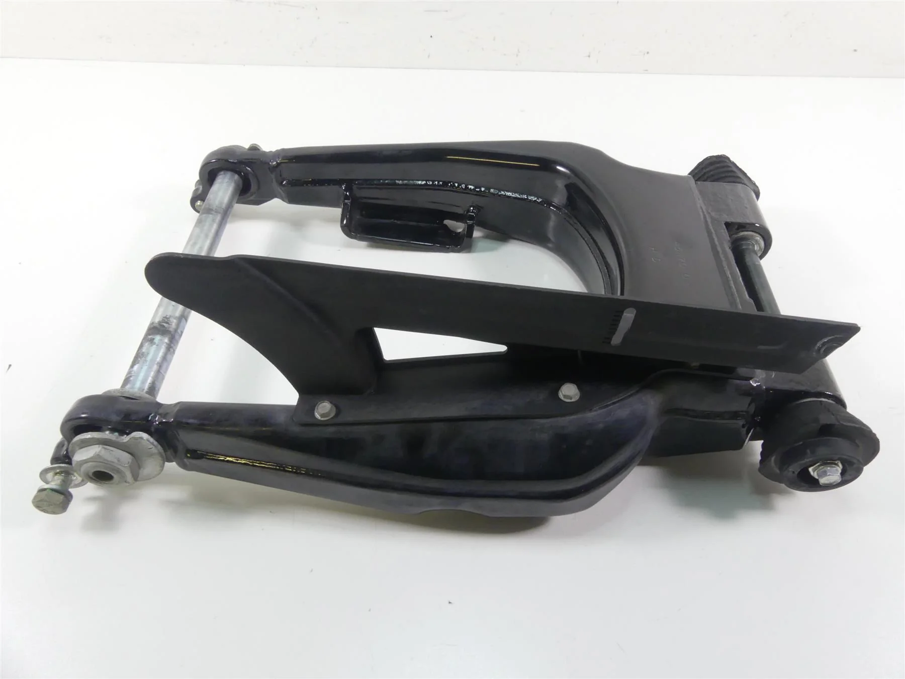 2014 Harley Touring FLHTK Electra Glide Rear Swingarm + Axle Set 47549-09A - Image 2