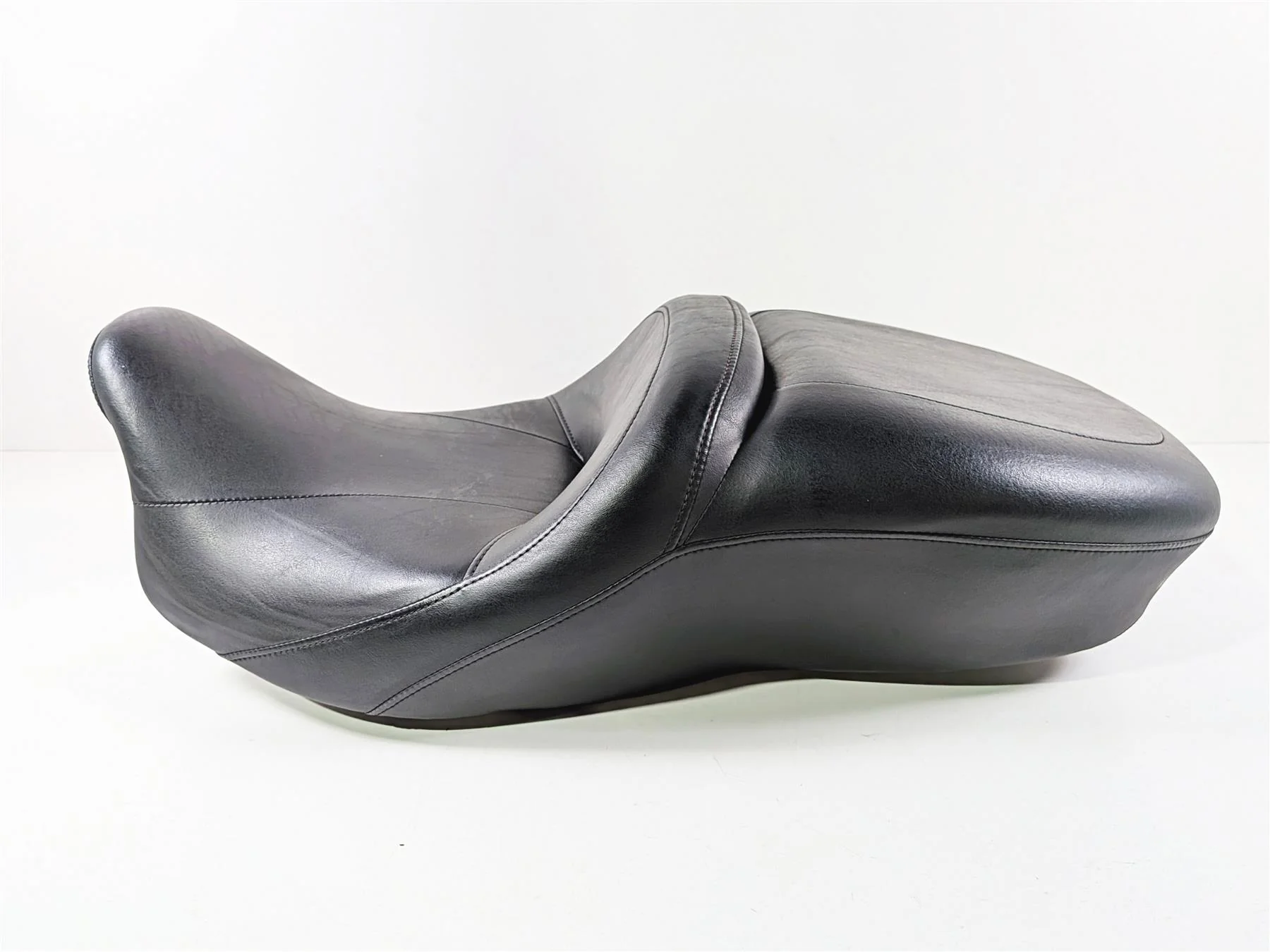 2014 Harley Touring FLHTK Electra Glide Rider Driver Seat Saddle Low 52000033 - Image 5