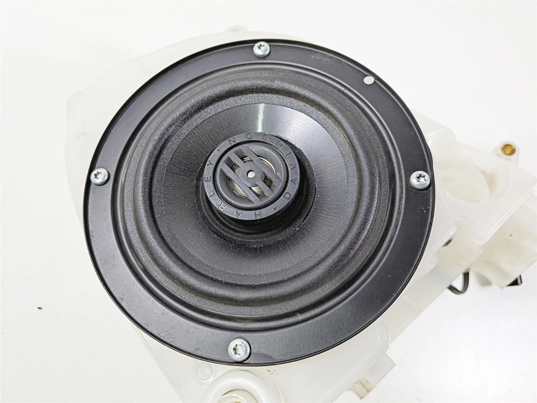 2014 Harley Touring FLHTK Electra Glide Right Front Speaker & Housing 57000175 - Image 8