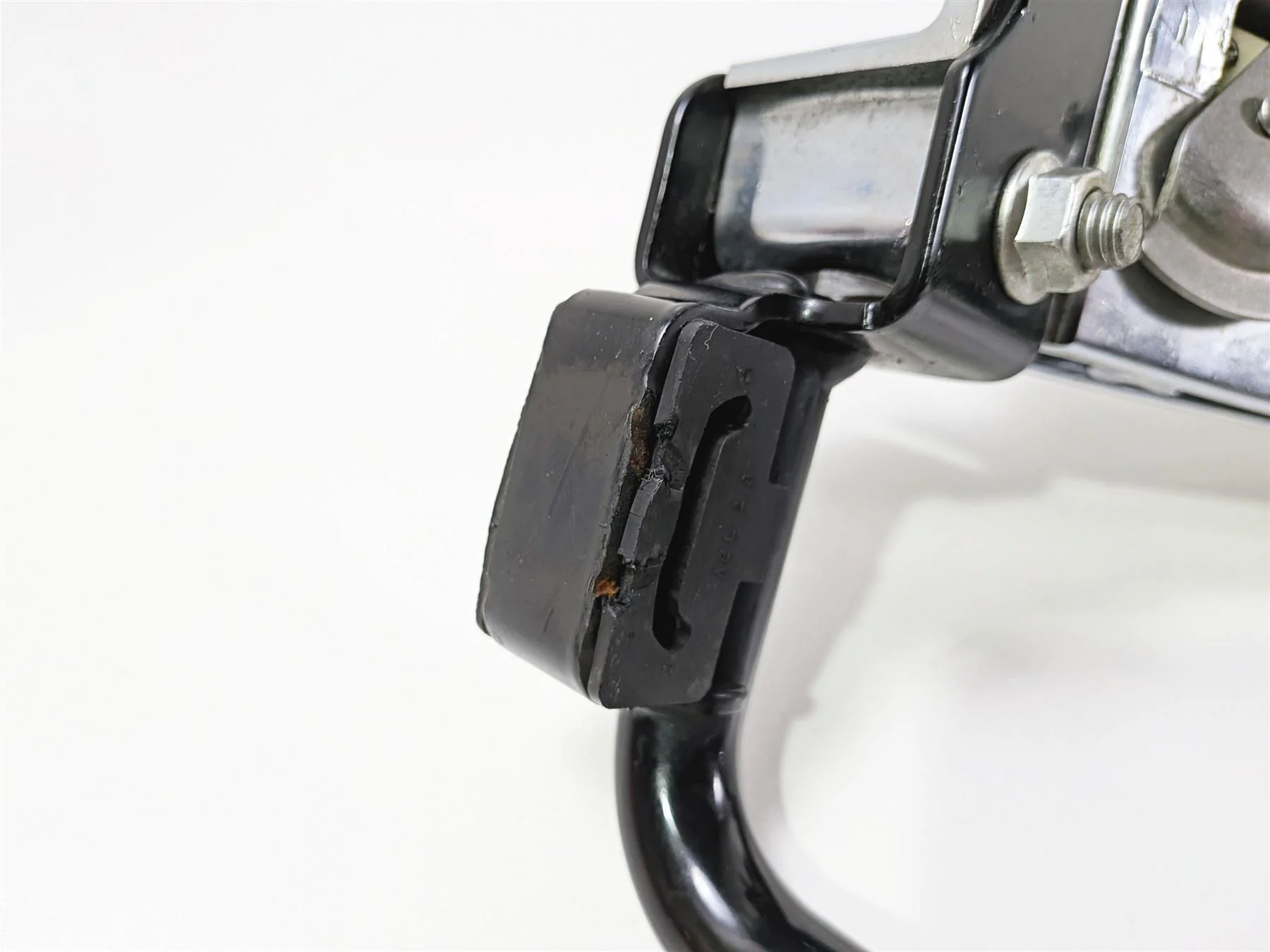 2014 Harley Touring FLHTK Electra Glide Saddlebag Support Holder Set 90200501 - Image 13