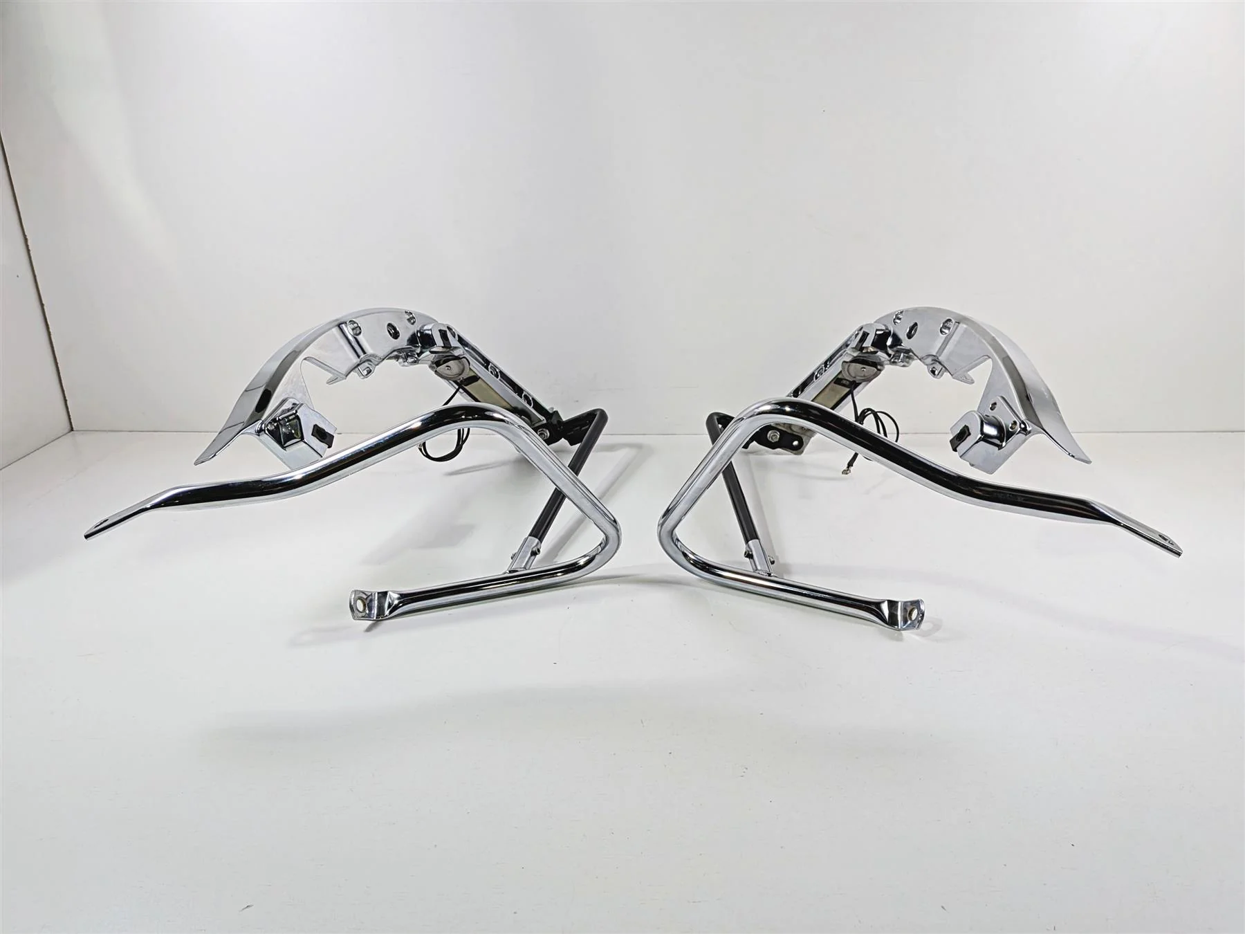 2014 Harley Touring FLHTK Electra Glide Saddlebag Support Holder Set 90200501 - Image 5