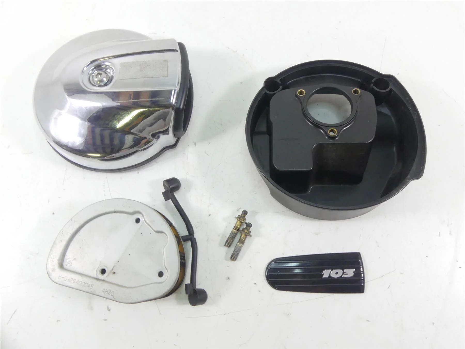 2014 Harley Touring FLHX Street Glide Air Cleaner Filter Breather Box 29000033