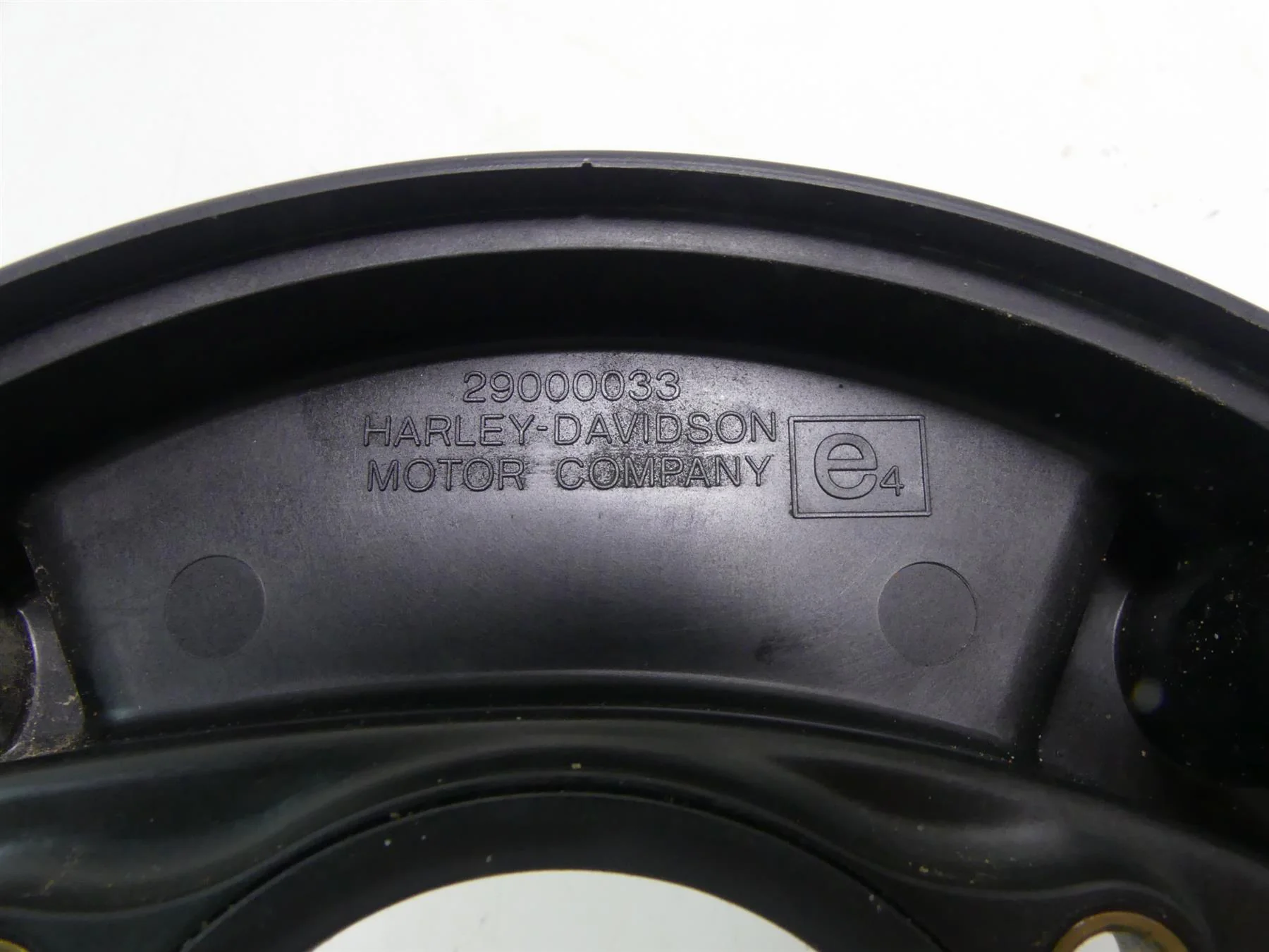 2014 Harley Touring FLHX Street Glide Air Cleaner Filter Breather Box 29000033 - Image 11