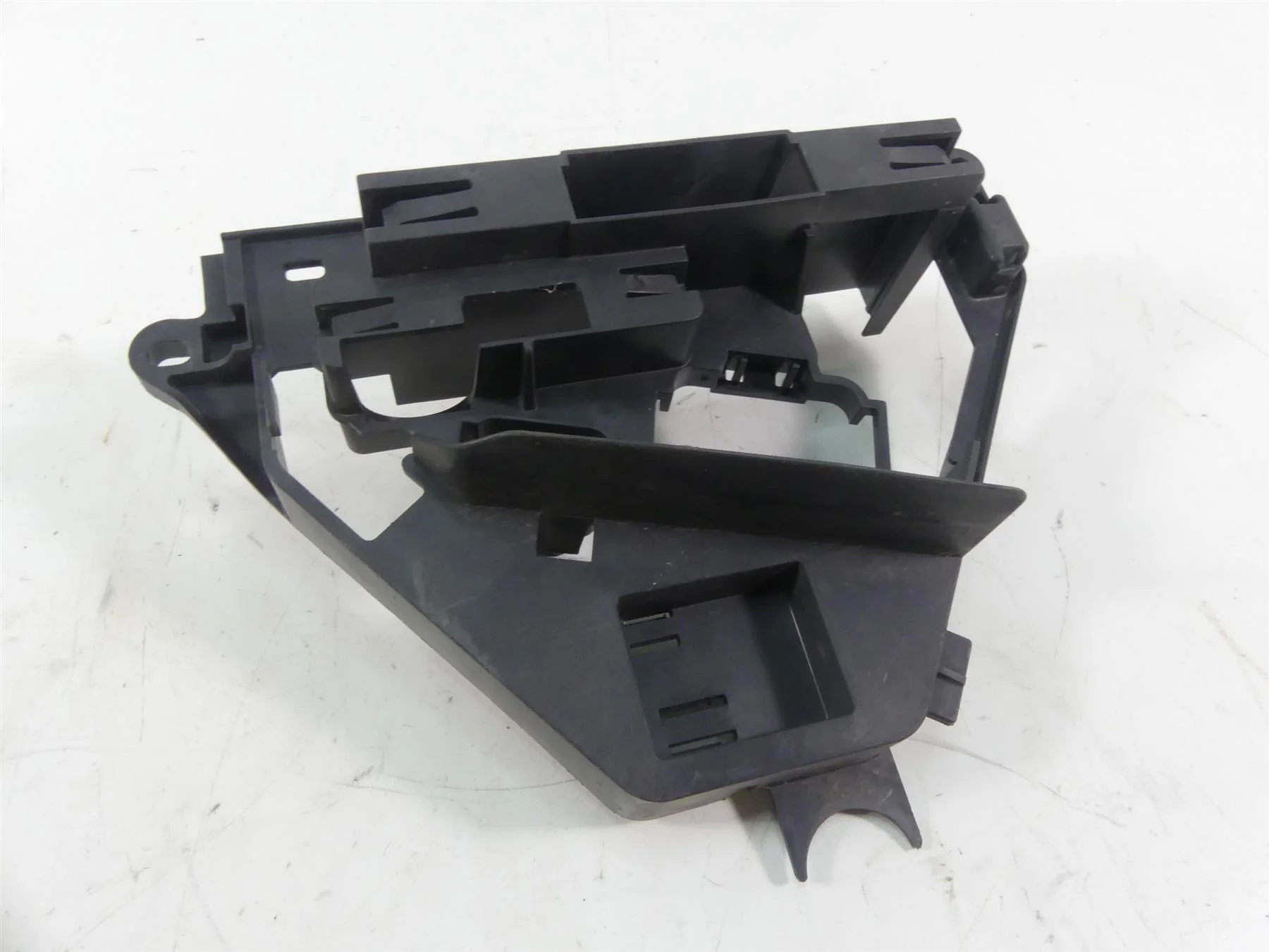 2014 Harley Touring FLHX Street Glide Electrical Battery Holder Set 66000010 - Image 4