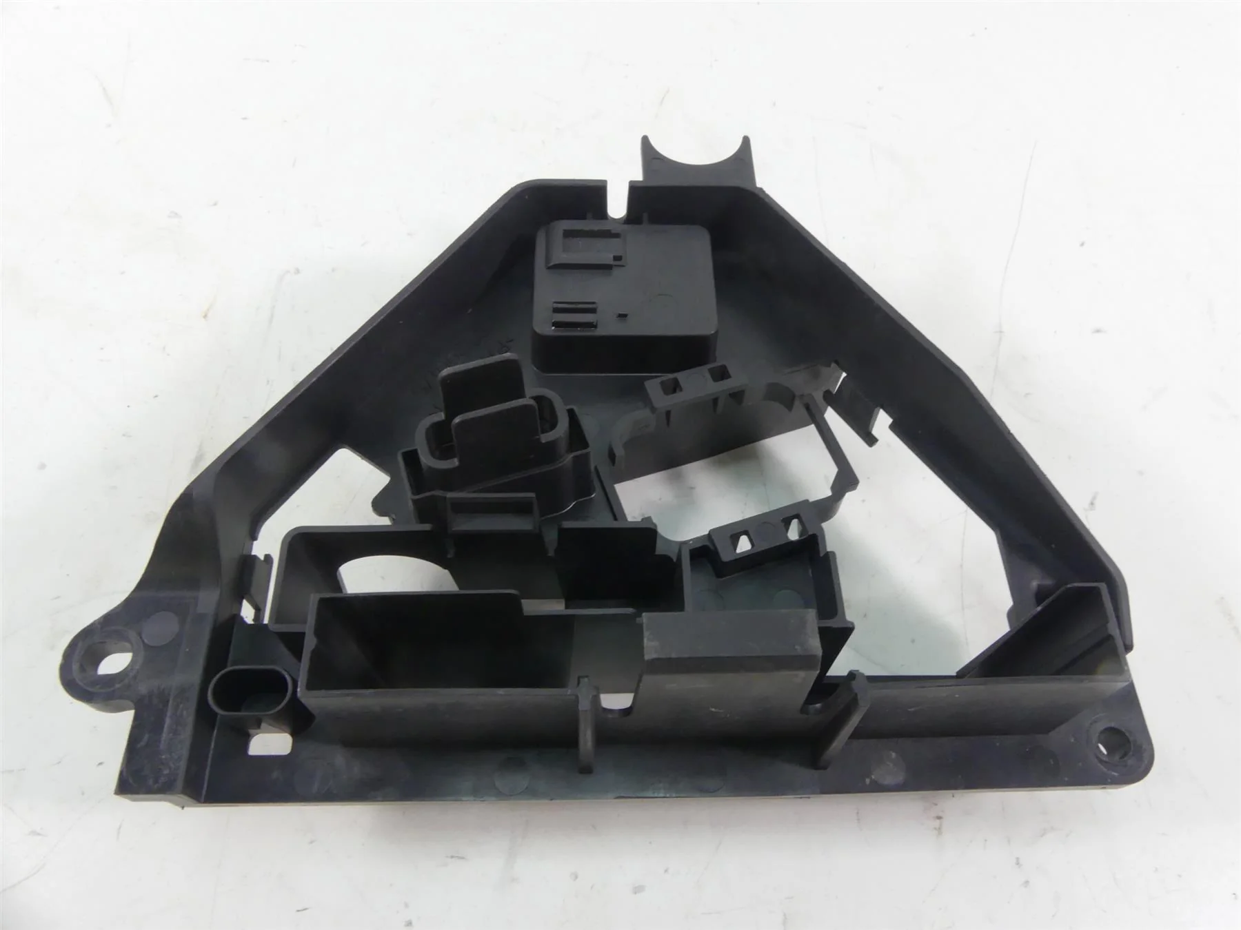 2014 Harley Touring FLHX Street Glide Electrical Battery Holder Set 66000010 - Image 5