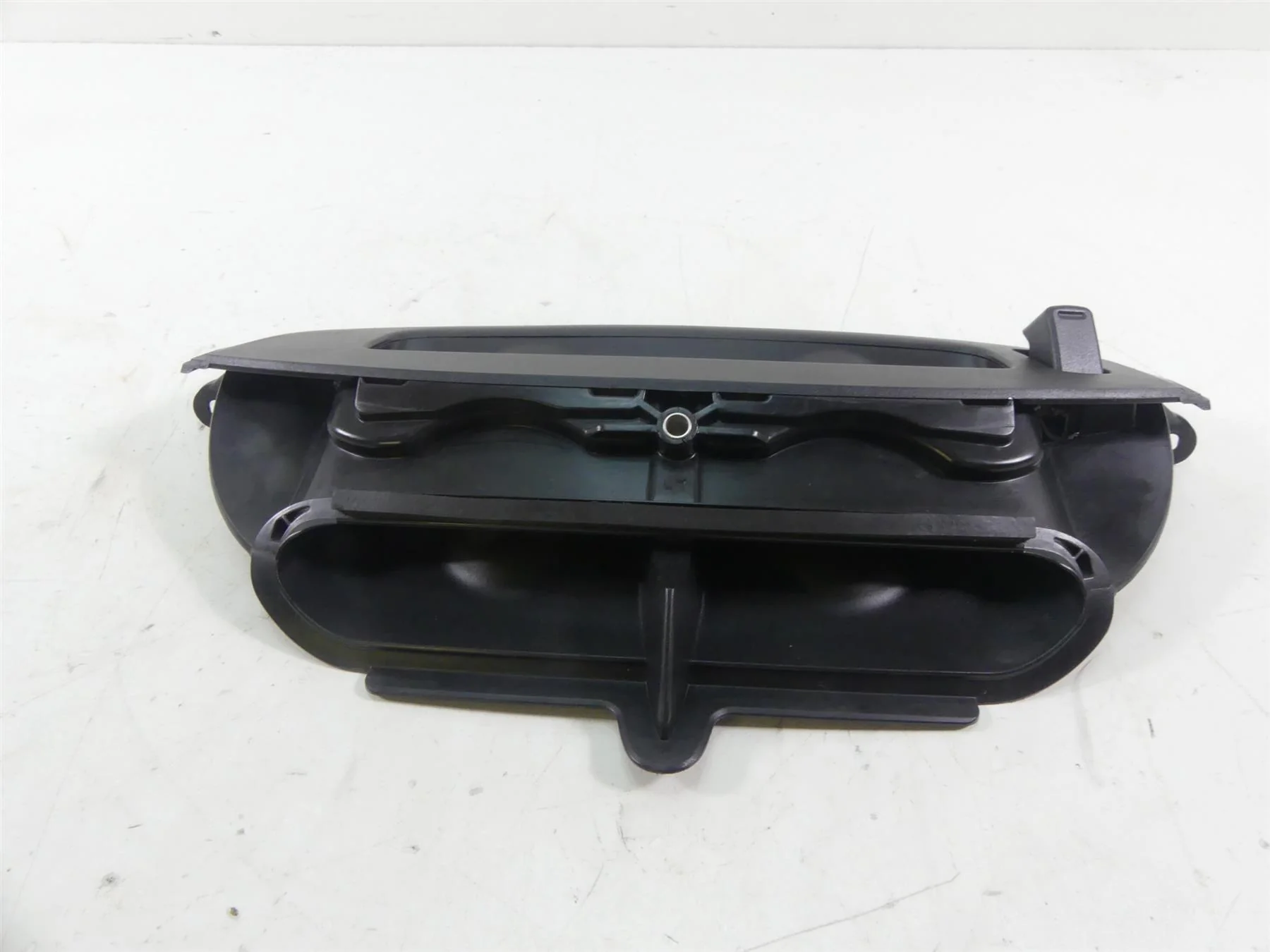 2014 Harley Touring FLHX Street Glide Front Fairing Air Duct Inlet Vent 29200003 - Image 3