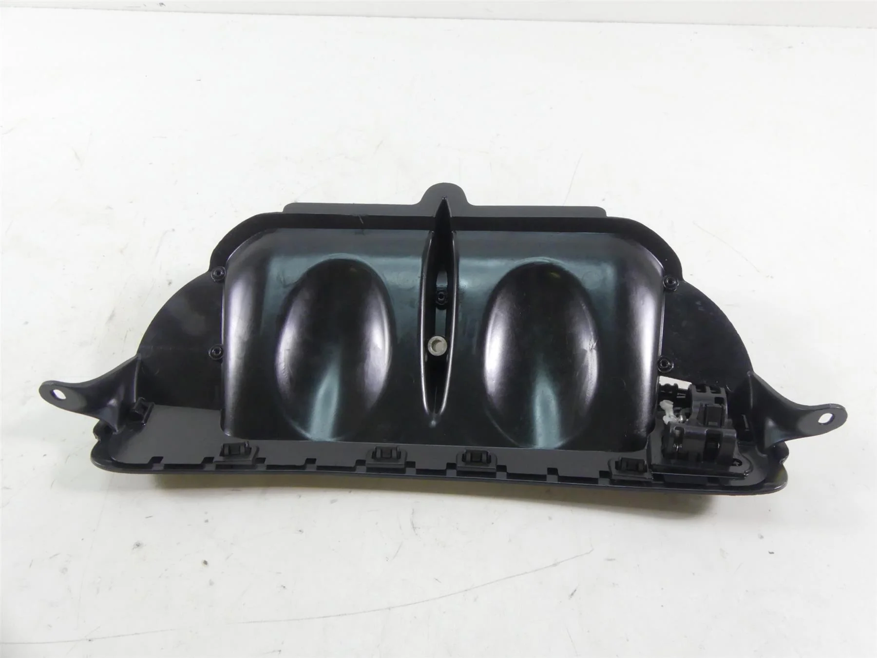 2014 Harley Touring FLHX Street Glide Front Fairing Air Duct Inlet Vent 29200003 - Image 5