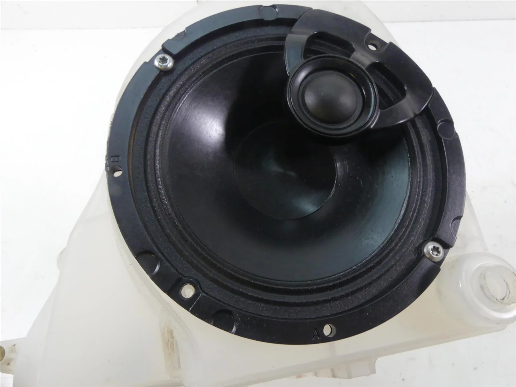 2014 Harley Touring FLHX Street Glide Front Left Speaker + Mount - Read 57000172 - Image 5