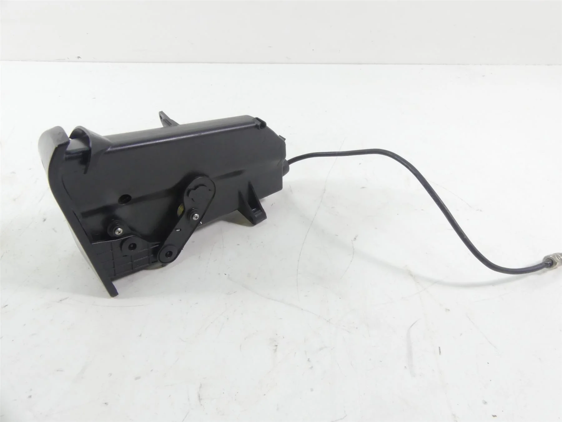 2014 Harley Touring FLHX Street Glide Front Media Compartment Box -Read 76000117 - Image 2