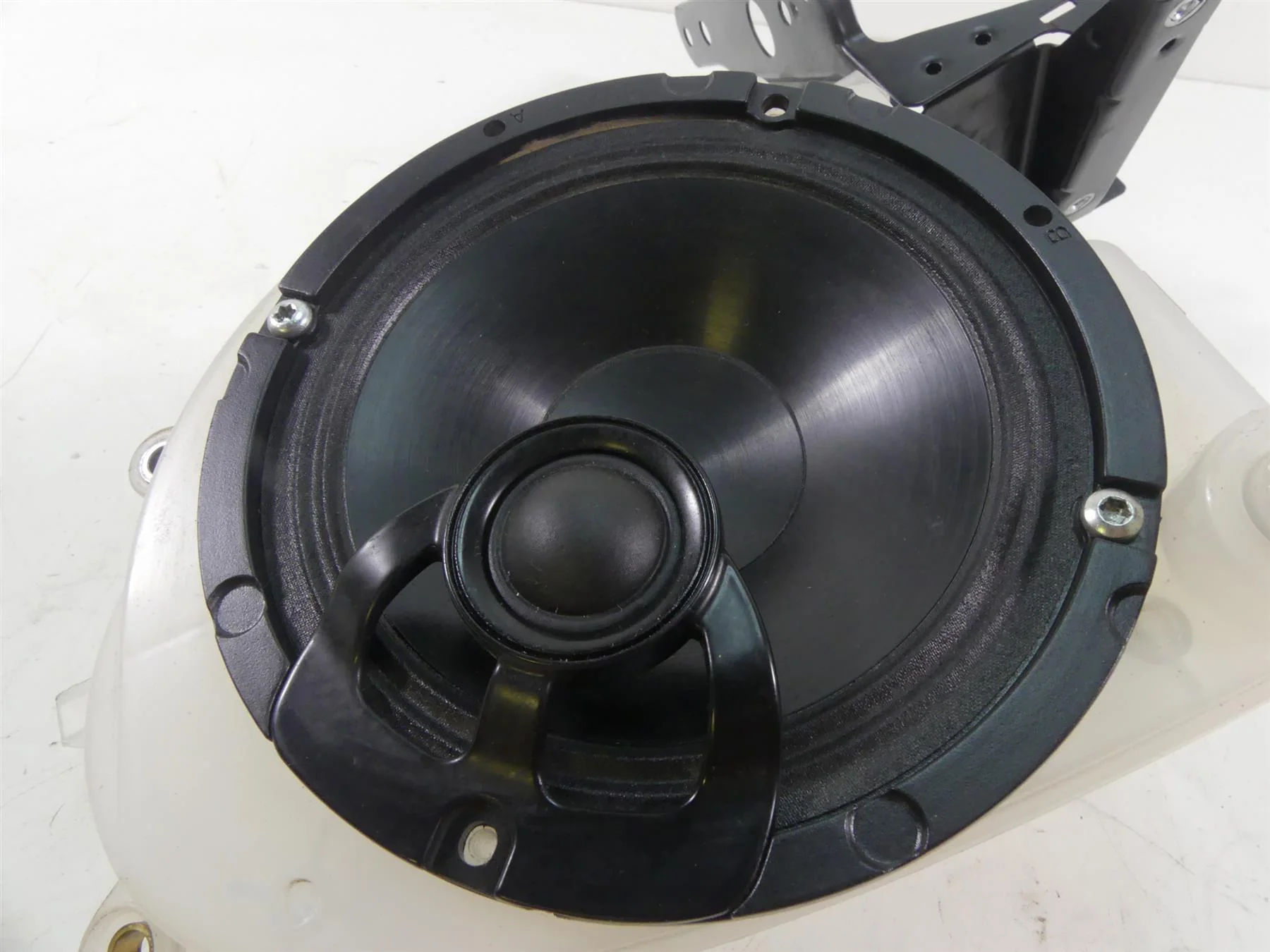2014 Harley Touring FLHX Street Glide Front Right Speaker + Mount 57000175 - Image 4