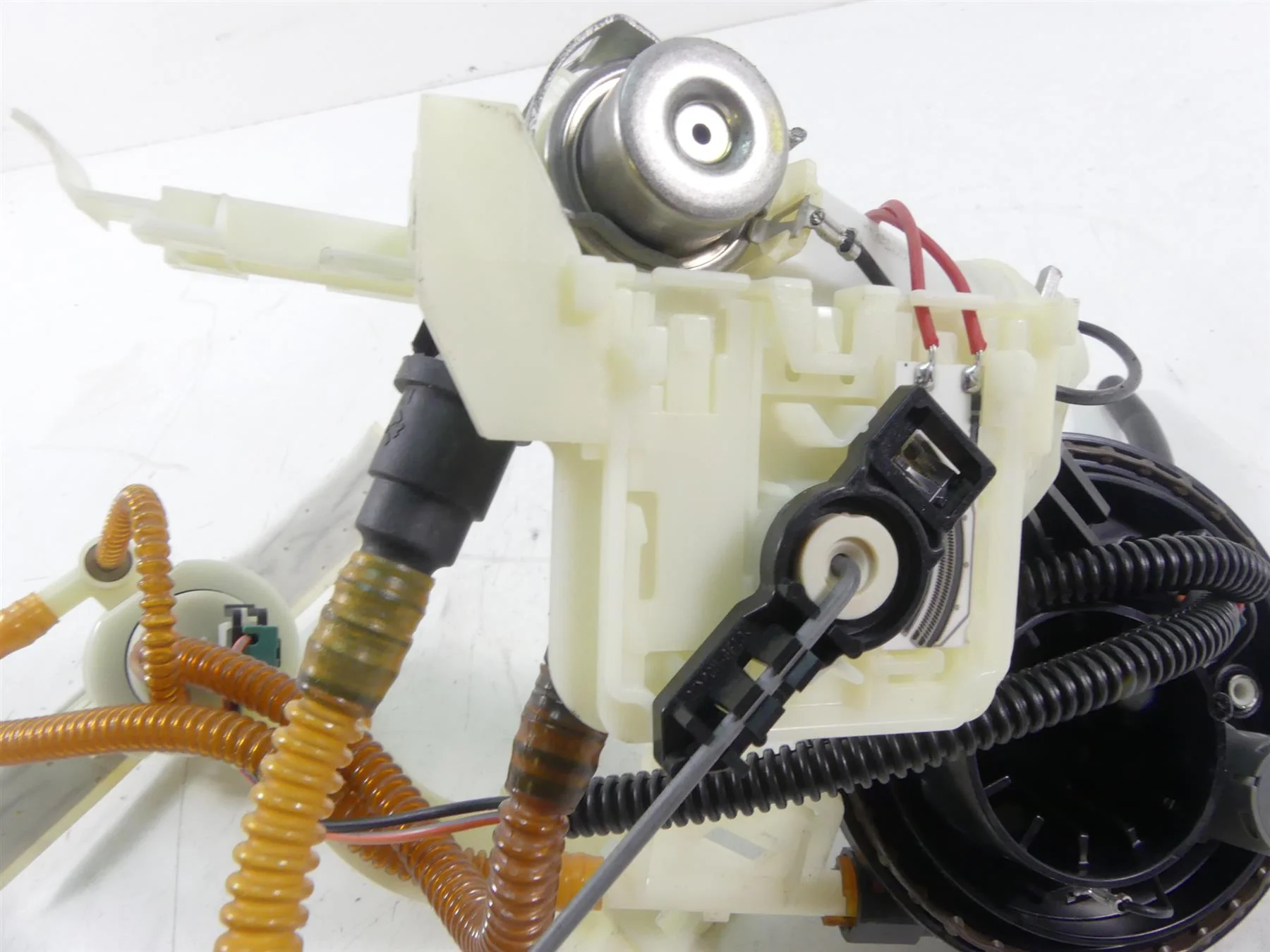 2014 Harley Touring FLHX Street Glide Fuel Gas Petrol Pump 62908-08 - Image 5