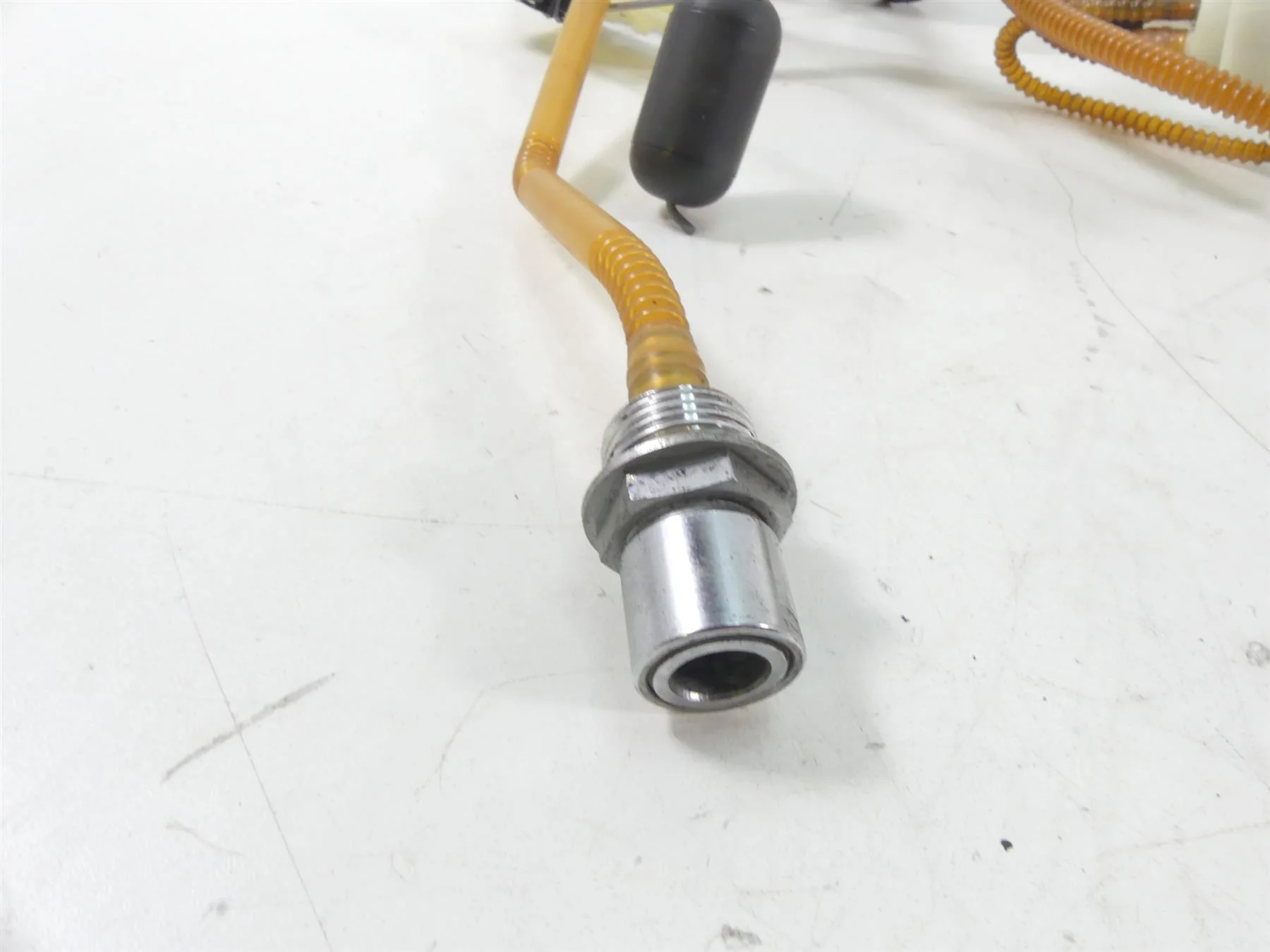 2014 Harley Touring FLHX Street Glide Fuel Gas Petrol Pump 62908-08 - Image 7