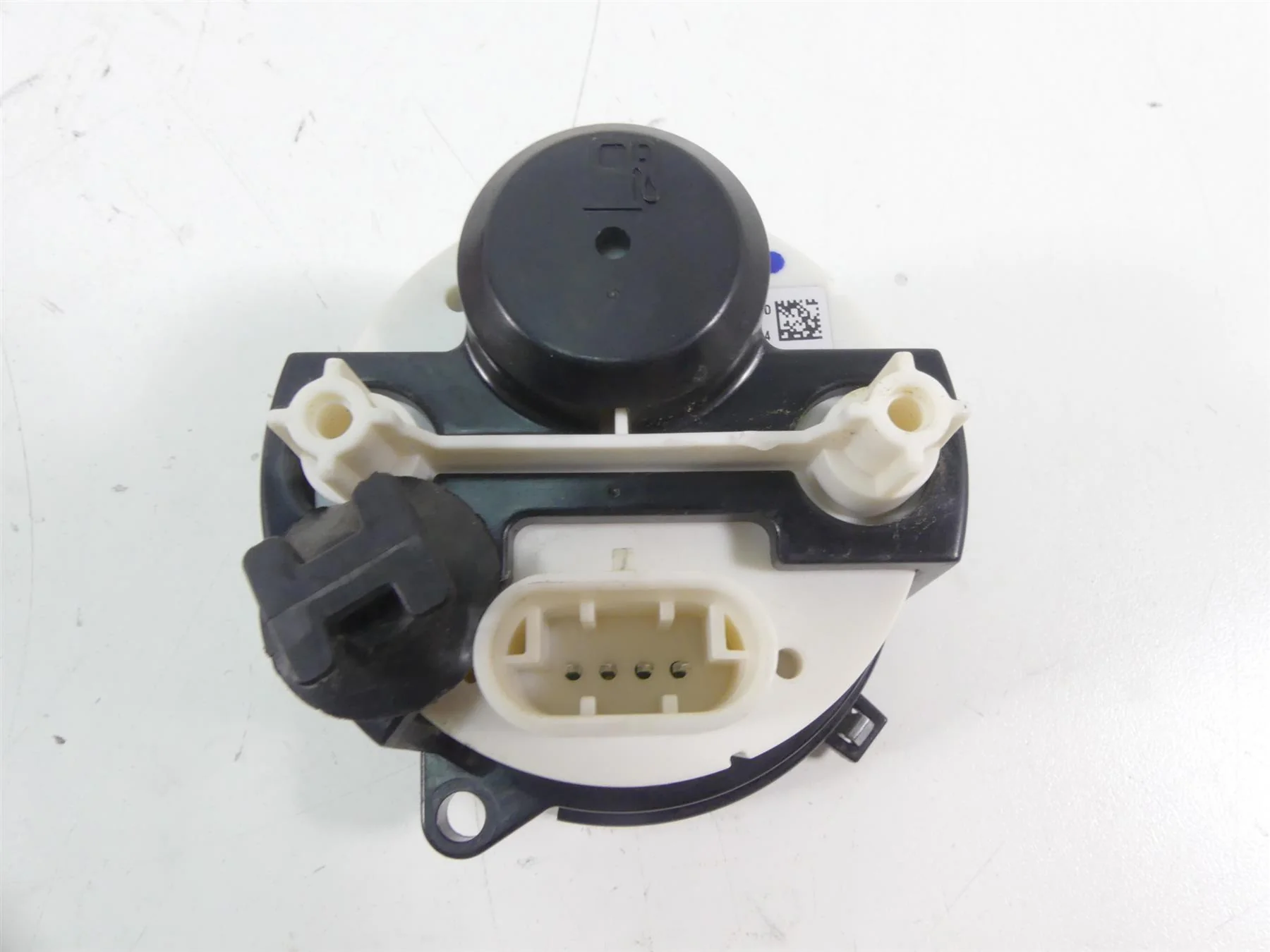 2014 Harley Touring FLHX Street Glide Fuel Level Gauge Instrument 70900296 - Image 4