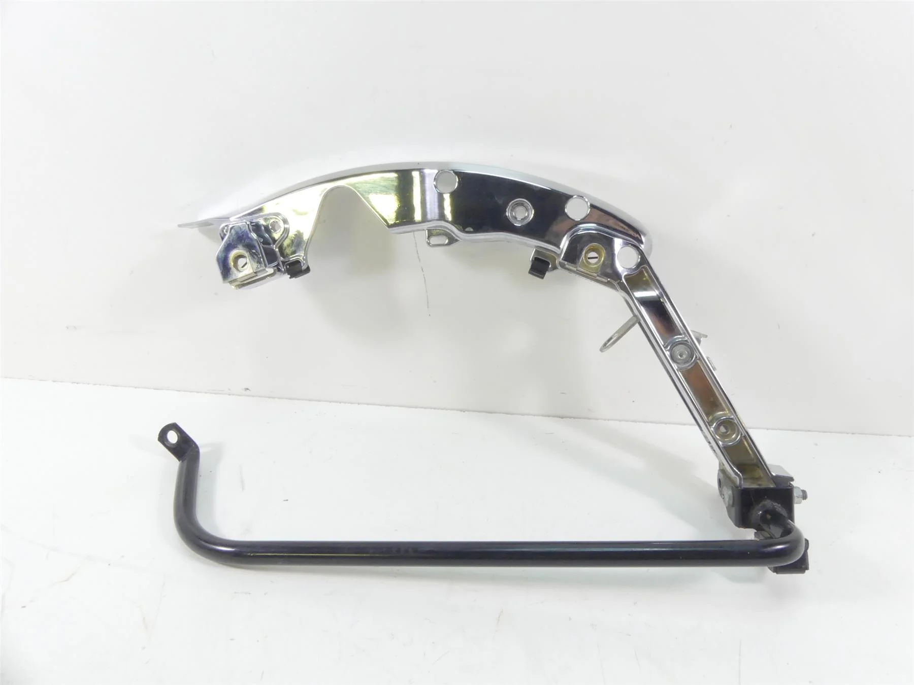 2014 Harley Touring FLHX Street Glide Left Rear Saddlebag Support Stay 90200503