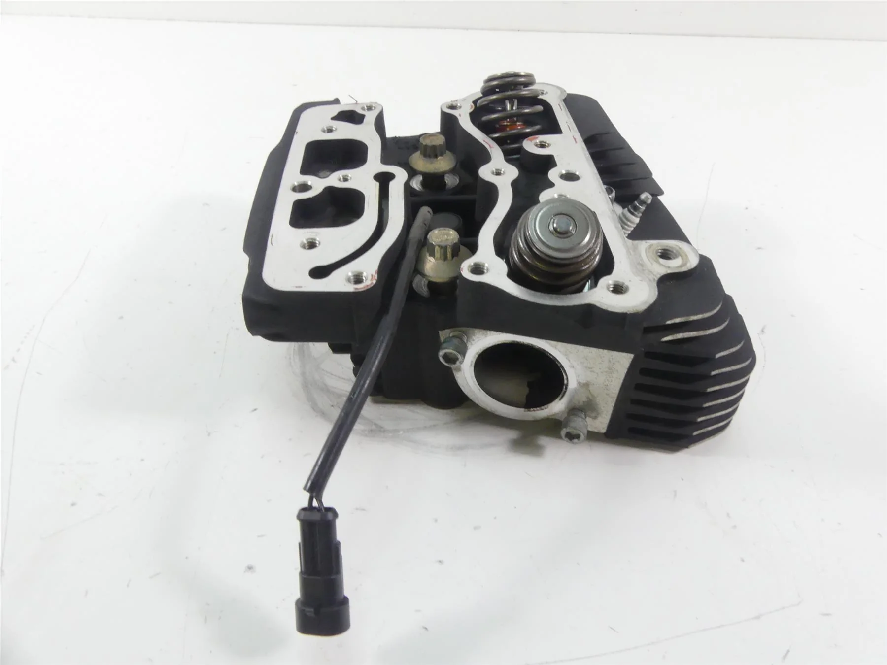 2014 Harley Touring FLHX Street Glide Rear 103ci Cylinder Head 9K 17193-06A - Image 5