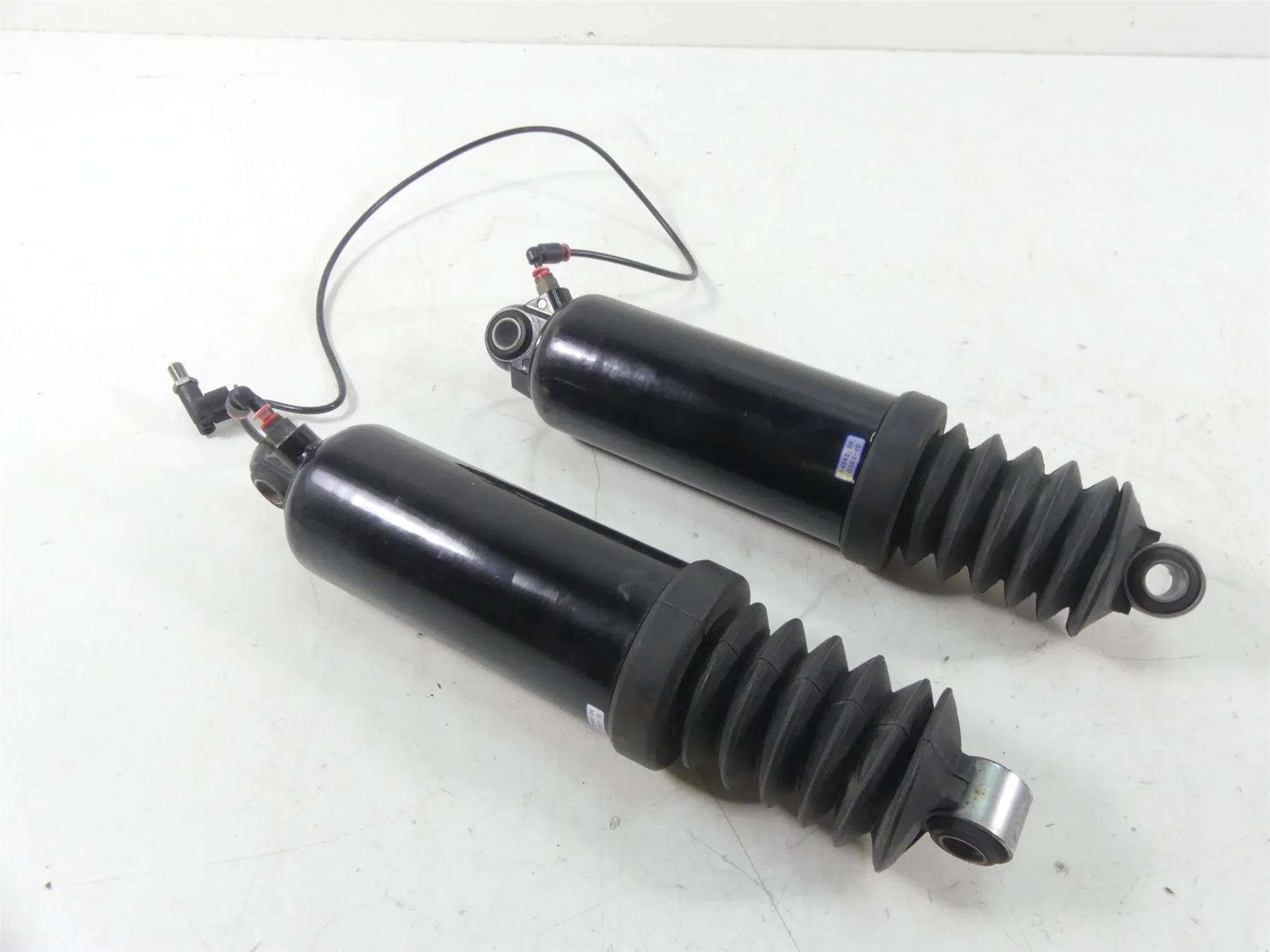 2014 Harley Touring FLHX Street Glide Rear Air Adjust Shock Set 12" 54662-09 - Image 2